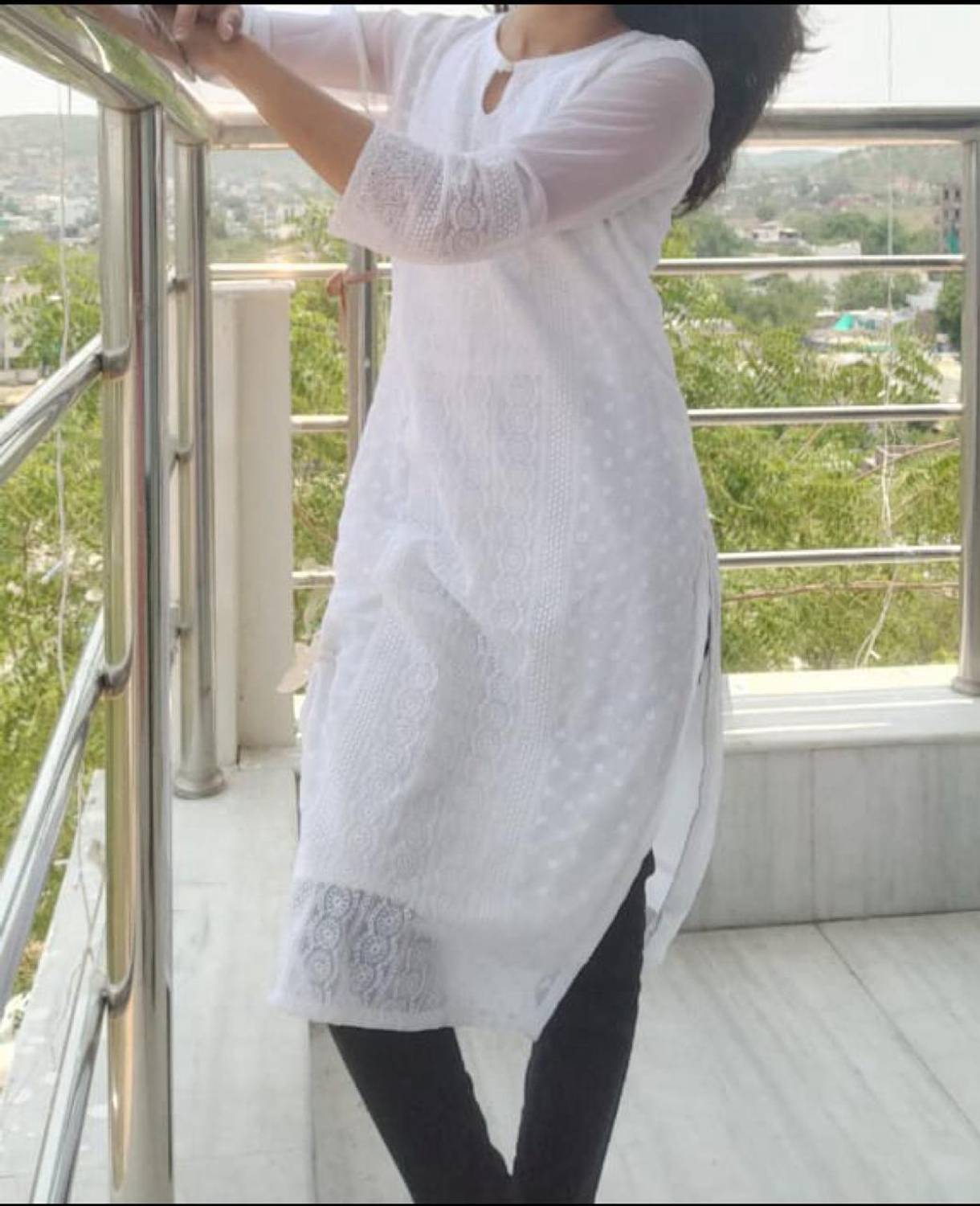 GUFRINA Women Embroidered Georgette Straight Kurta (White)