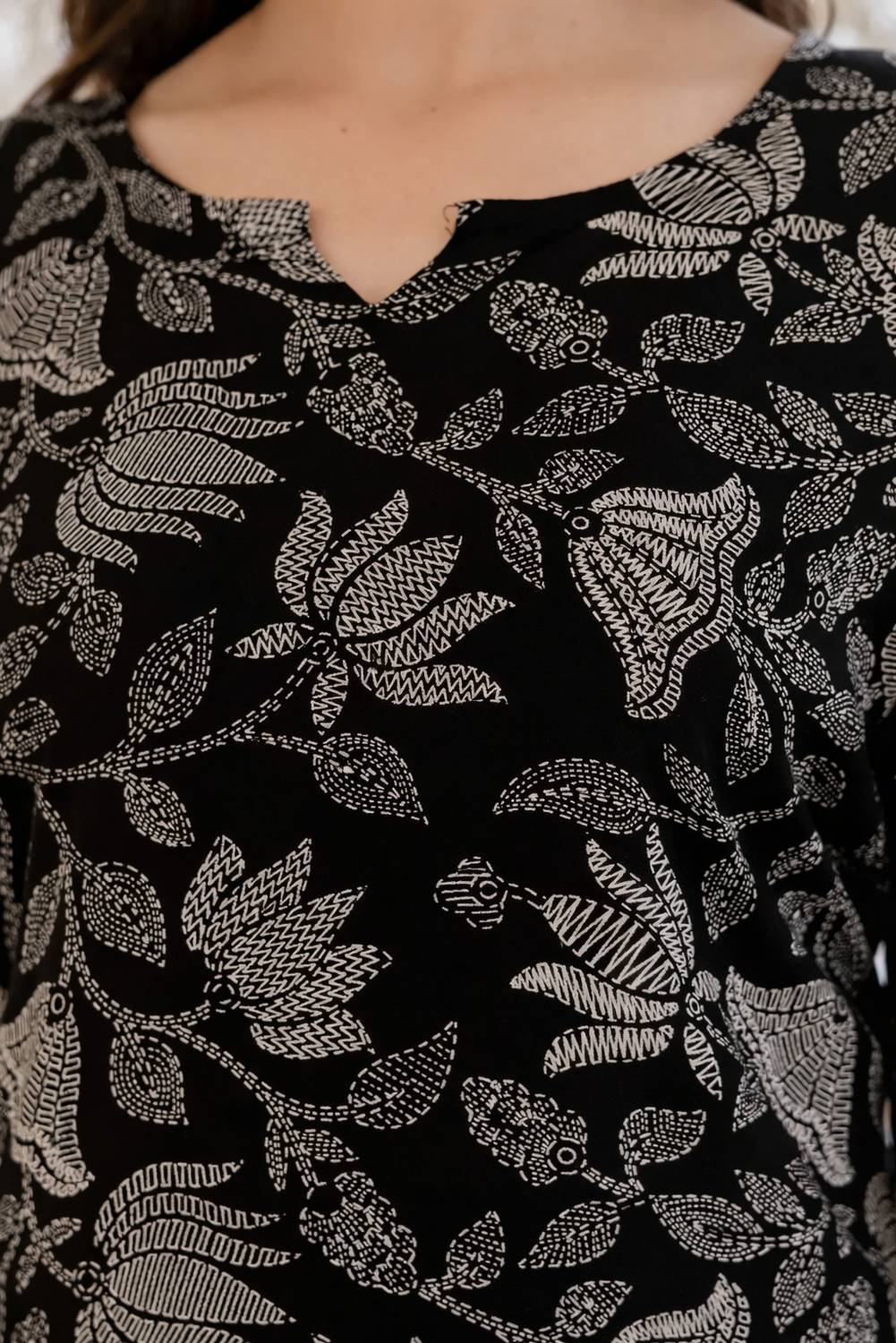 ENAREZI Women Black Floral Print Straight Kurta - Image 5