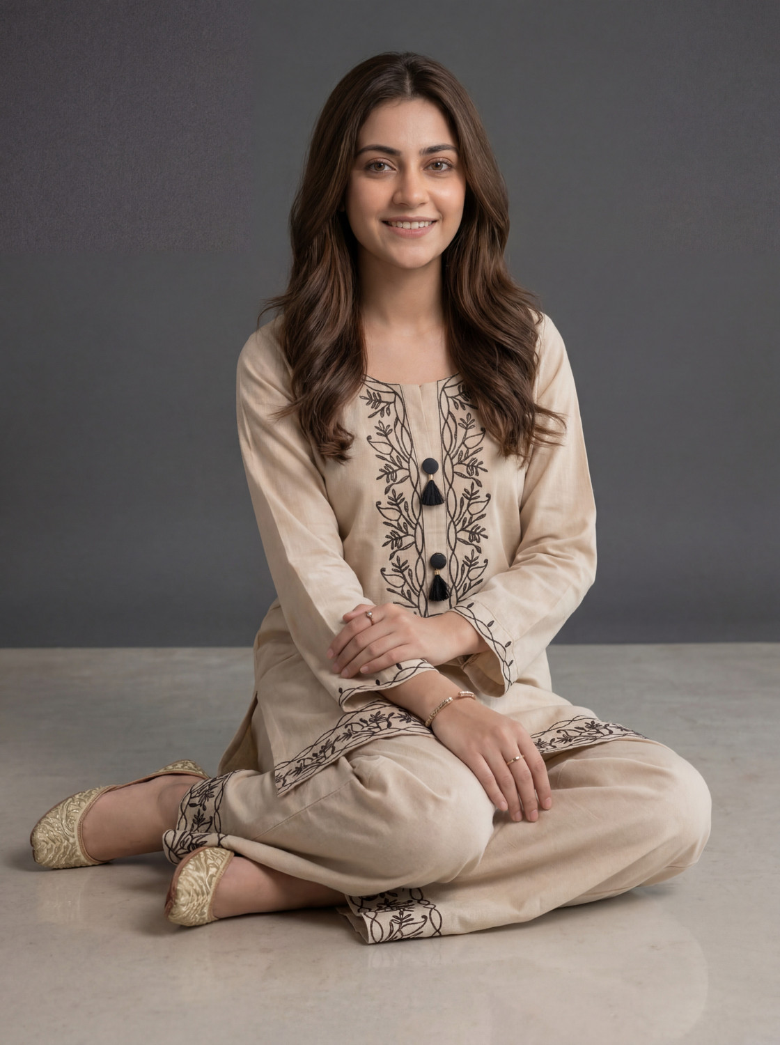 Image of EDLEY ALLAN Women Embroidered Straight Kurta