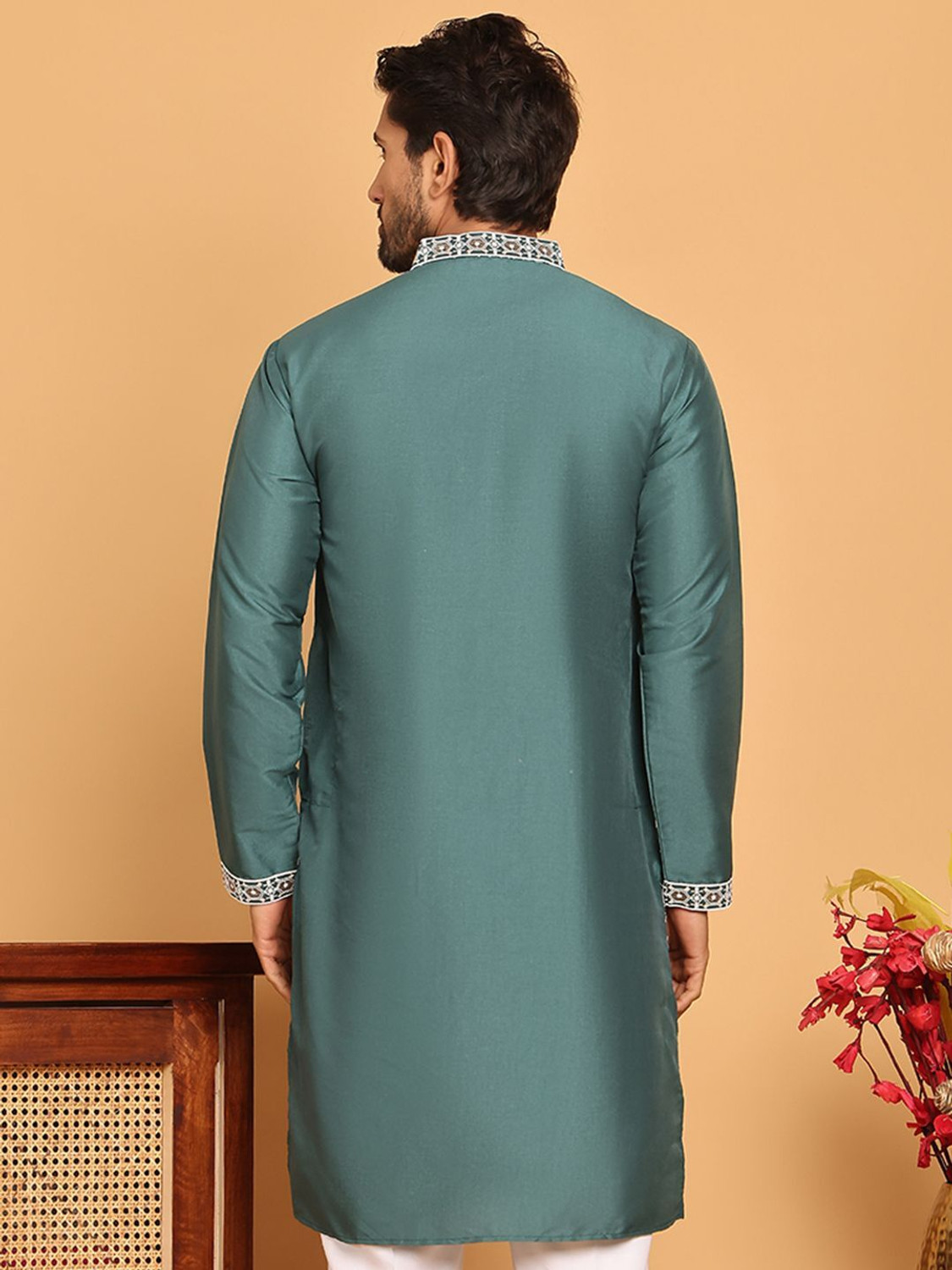 Image of Jompers Men Embroidered Straight Kurta