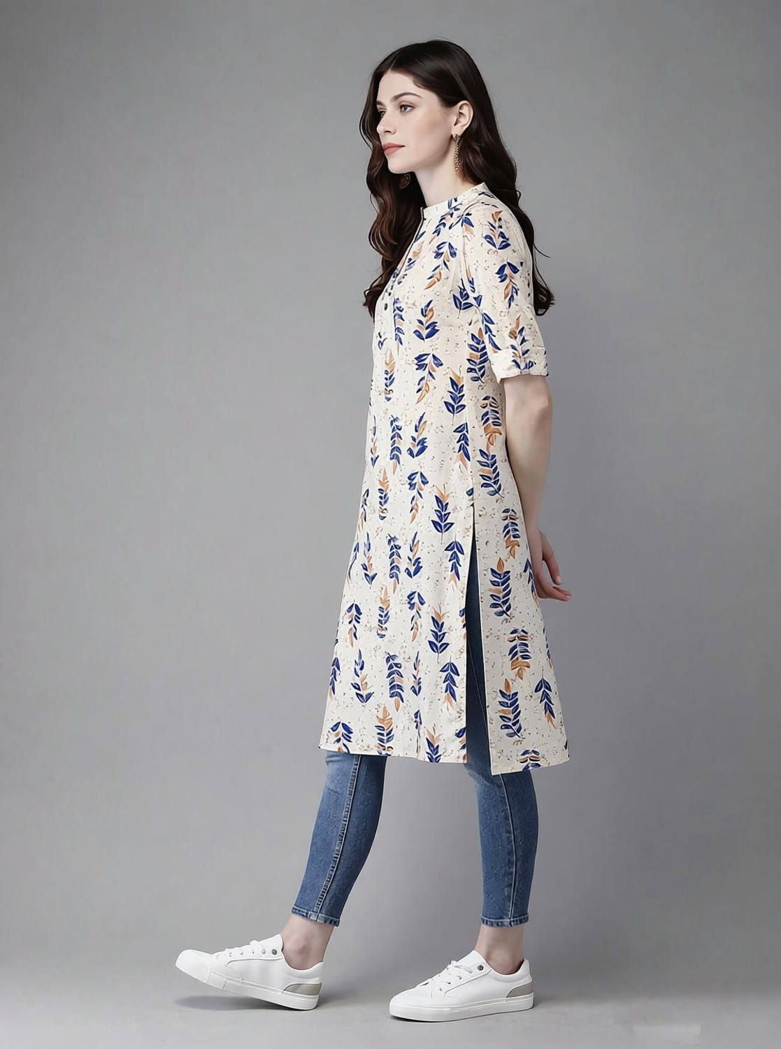 Image of BHADRIYAA Women Self Design Straight Kurta