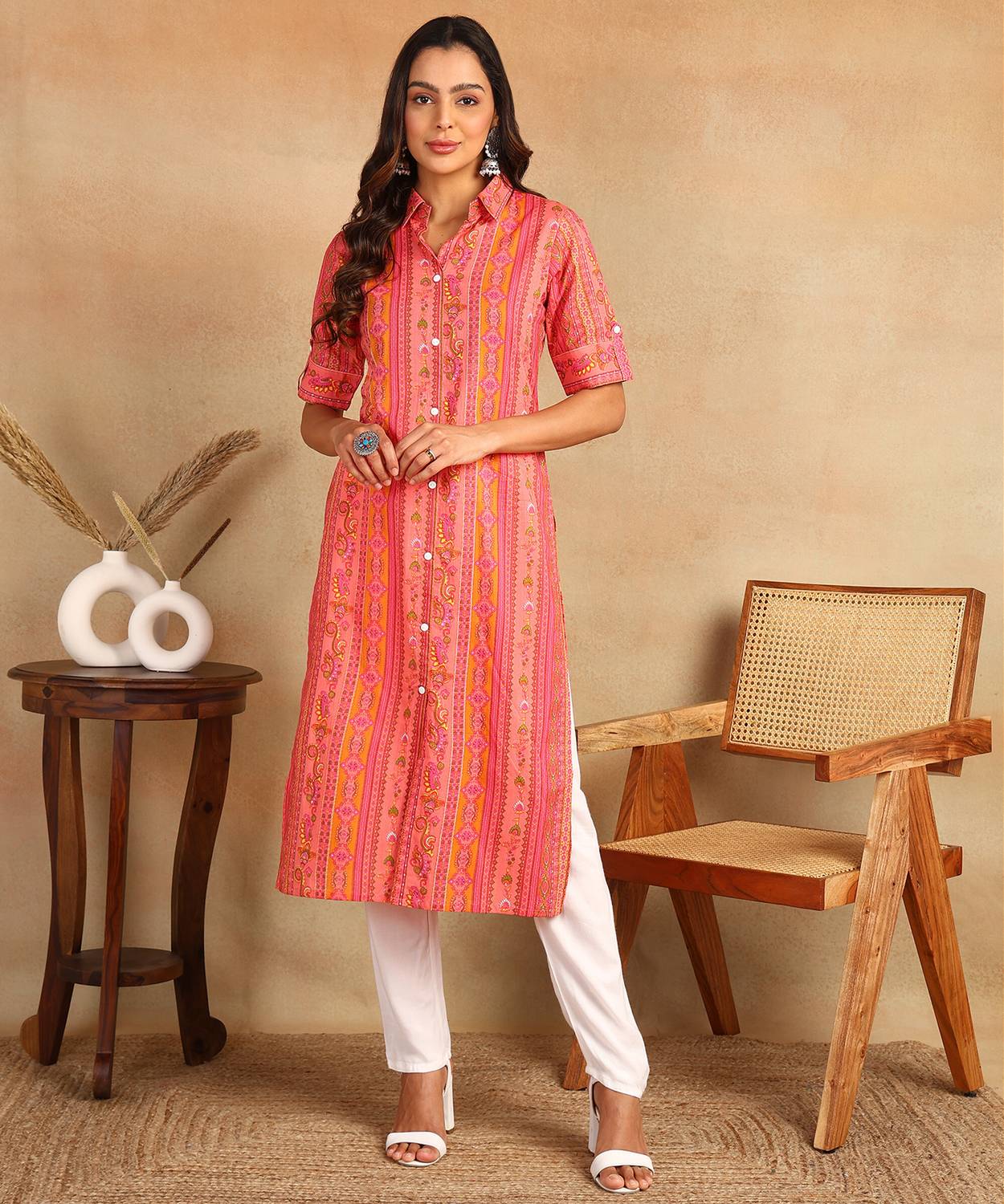 mokshi Women Printed Viscose Rayon Frontslit Kurta (Pink)
