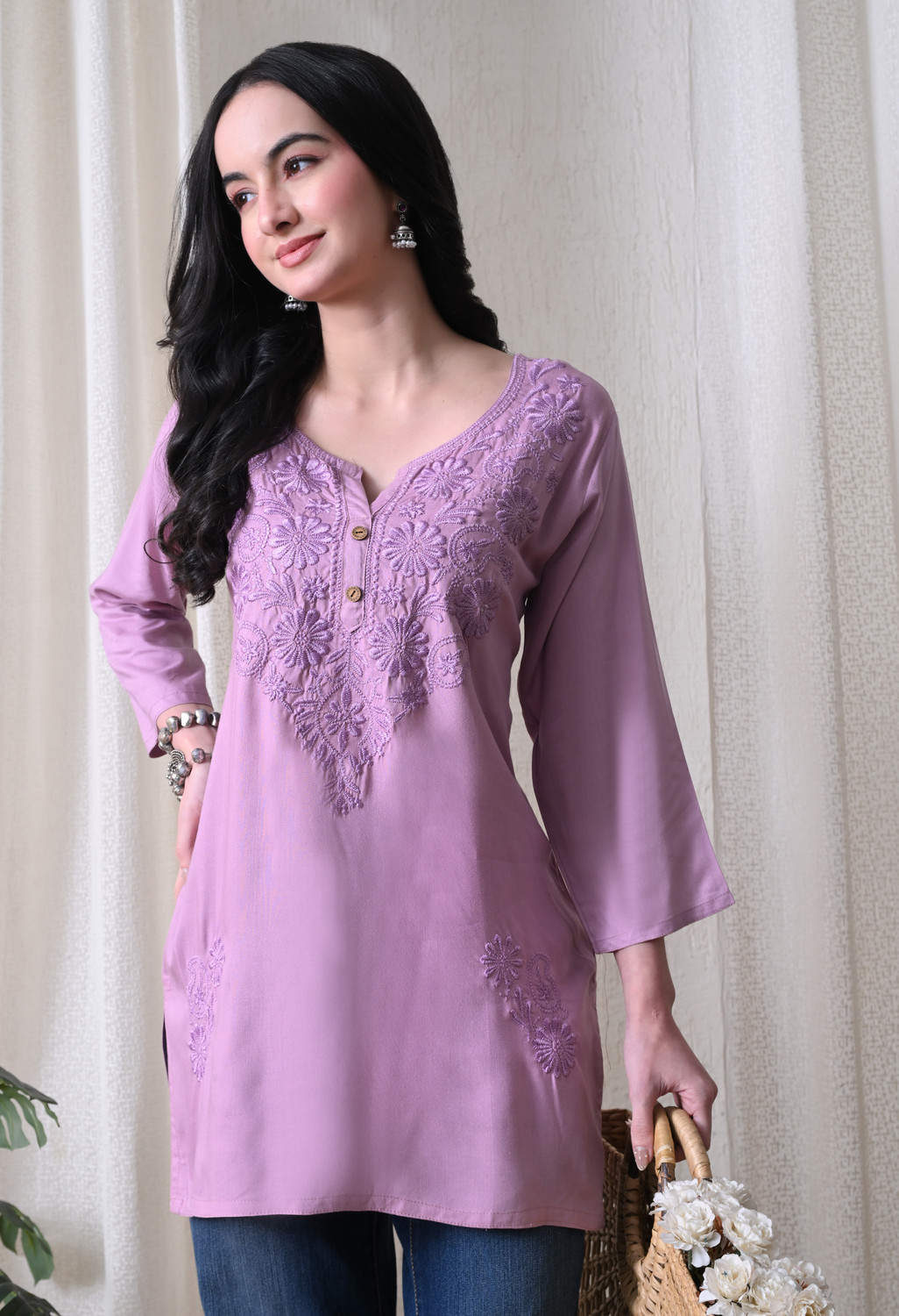 Image of ROSHNI Women Embroidered Straight Kurta