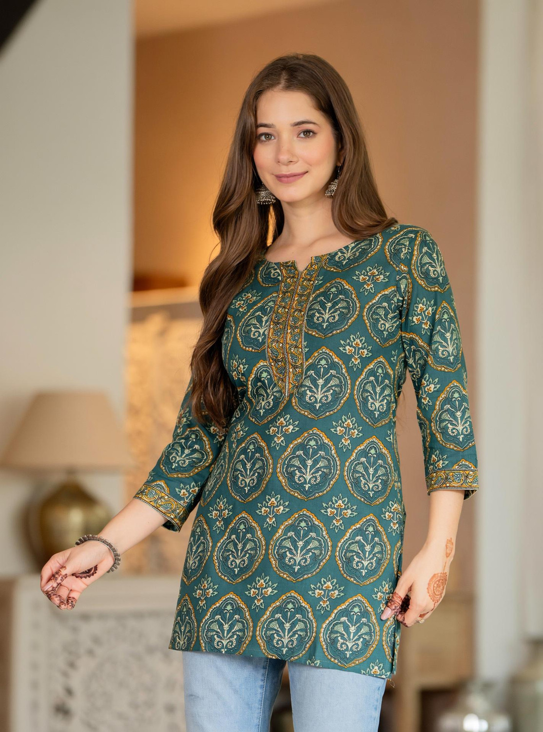 Image of Fyunl Women Printed Straight Kurta