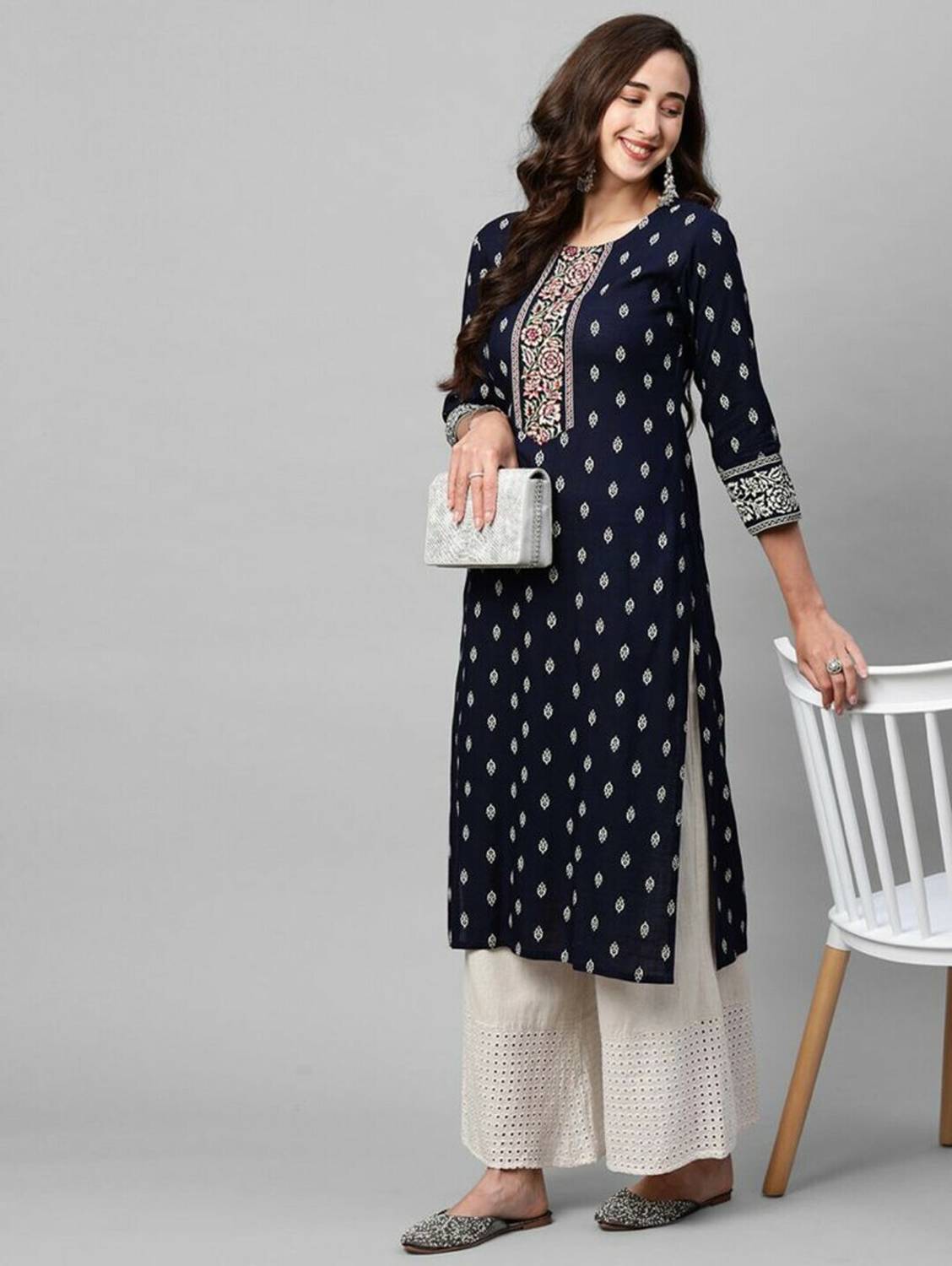 SAMOTA CREATION Women Printed Viscose Rayon Straight Kurta (Blue)
