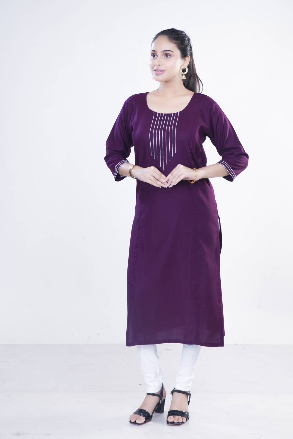 MAHEE TRENDZ Women Self Design Cotton Rayon Straight Kurta (Purpl