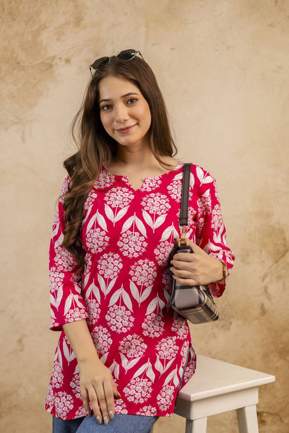 HYTEN Women Floral Print Viscose Rayon Straight Kurta (Pink)