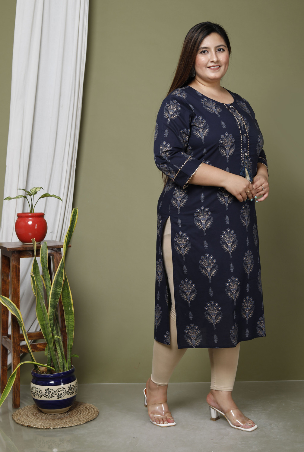 Image of Avnii Women Printed, Floral Print Straight Kurta