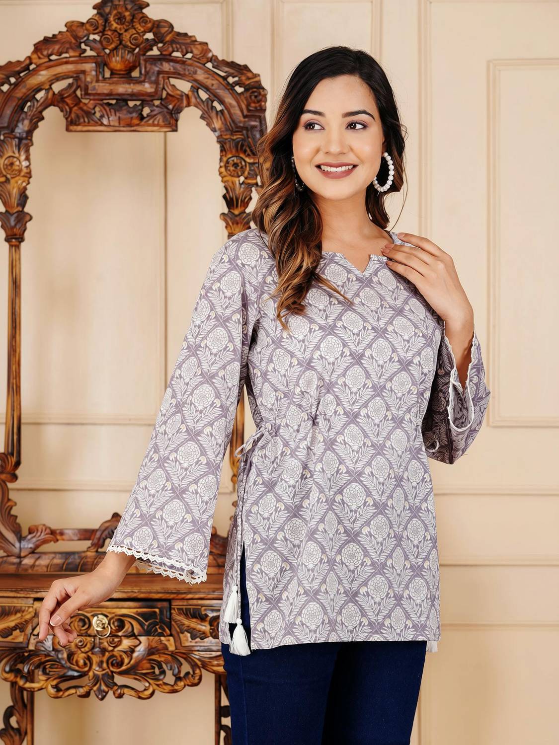 Aneema Women Printed Straight Kurta