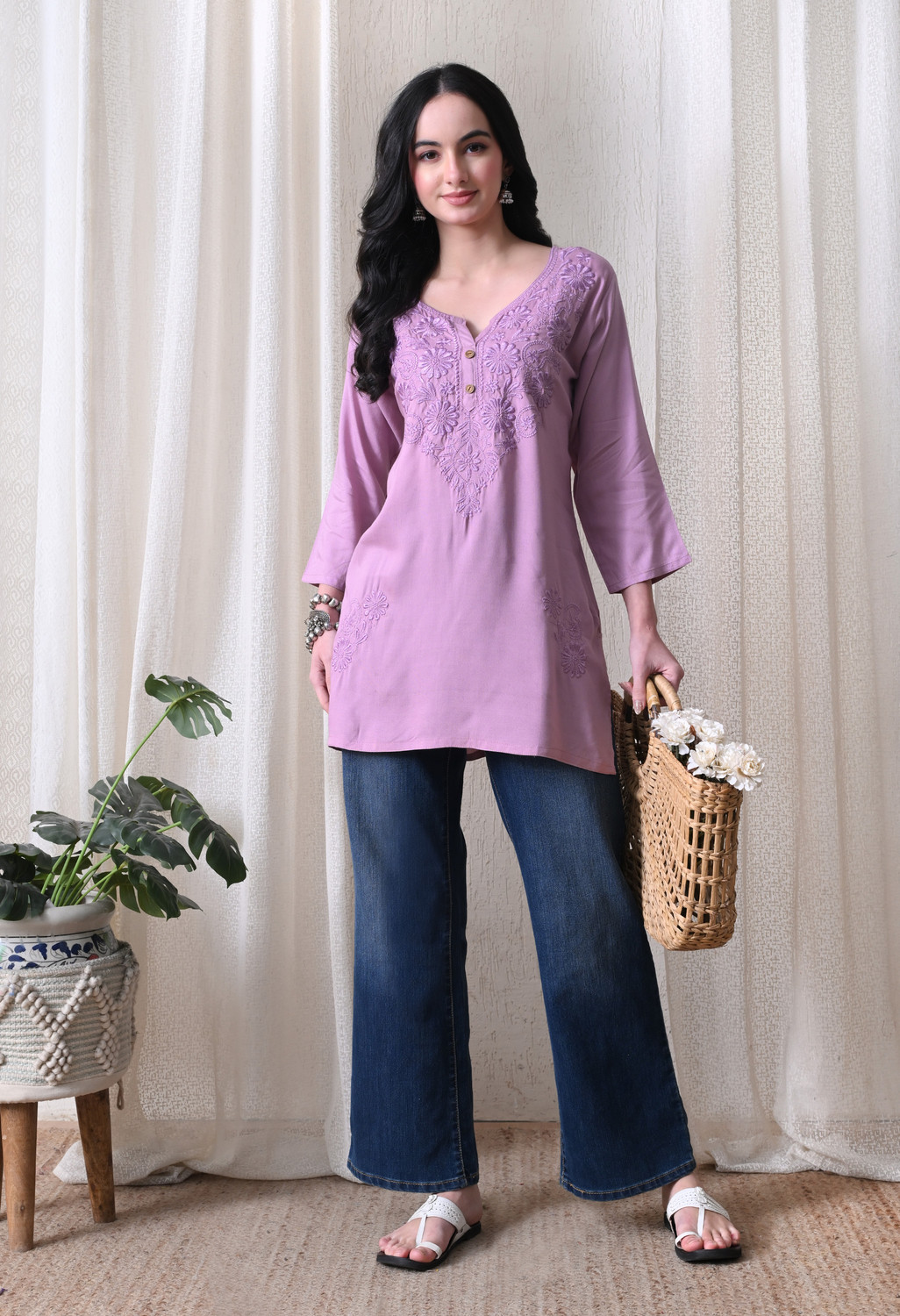 Image of ROSHNI Women Embroidered Straight Kurta