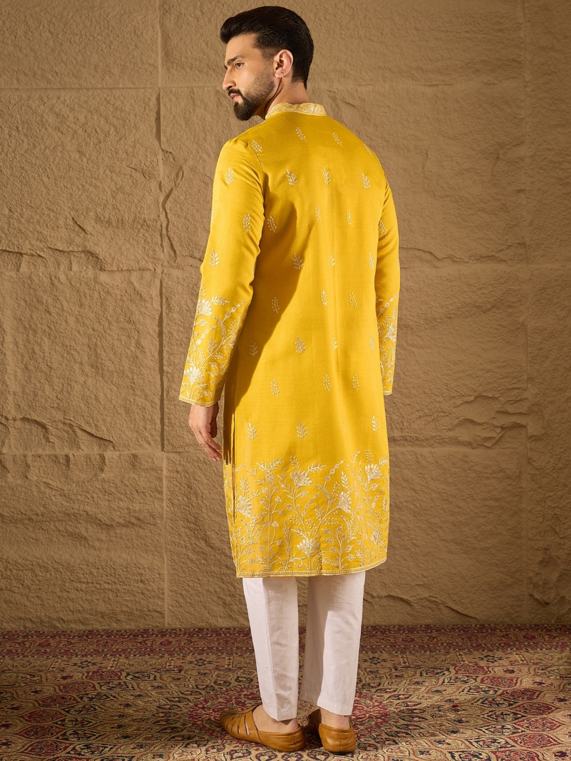 Image of House of Pataudi Men Embroidered Straight Kurta