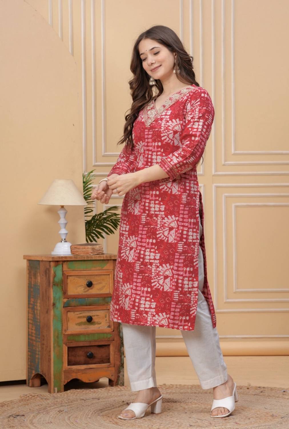 Wawlooks Women Printed Viscose Rayon Straight Kurta (Red)