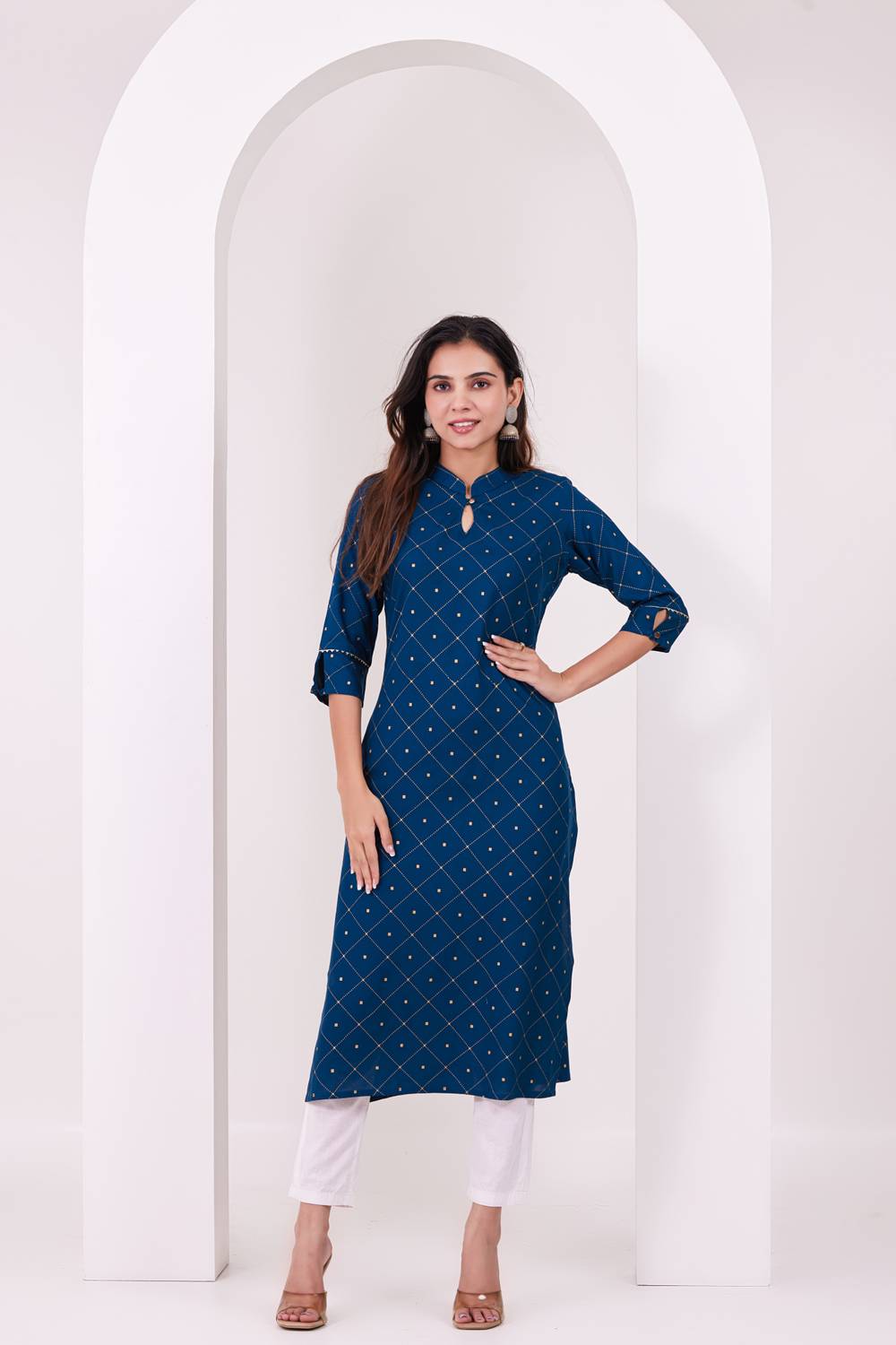 BoutiQO Women Polka Print Viscose Rayon Straight Kurta (Dark Blue