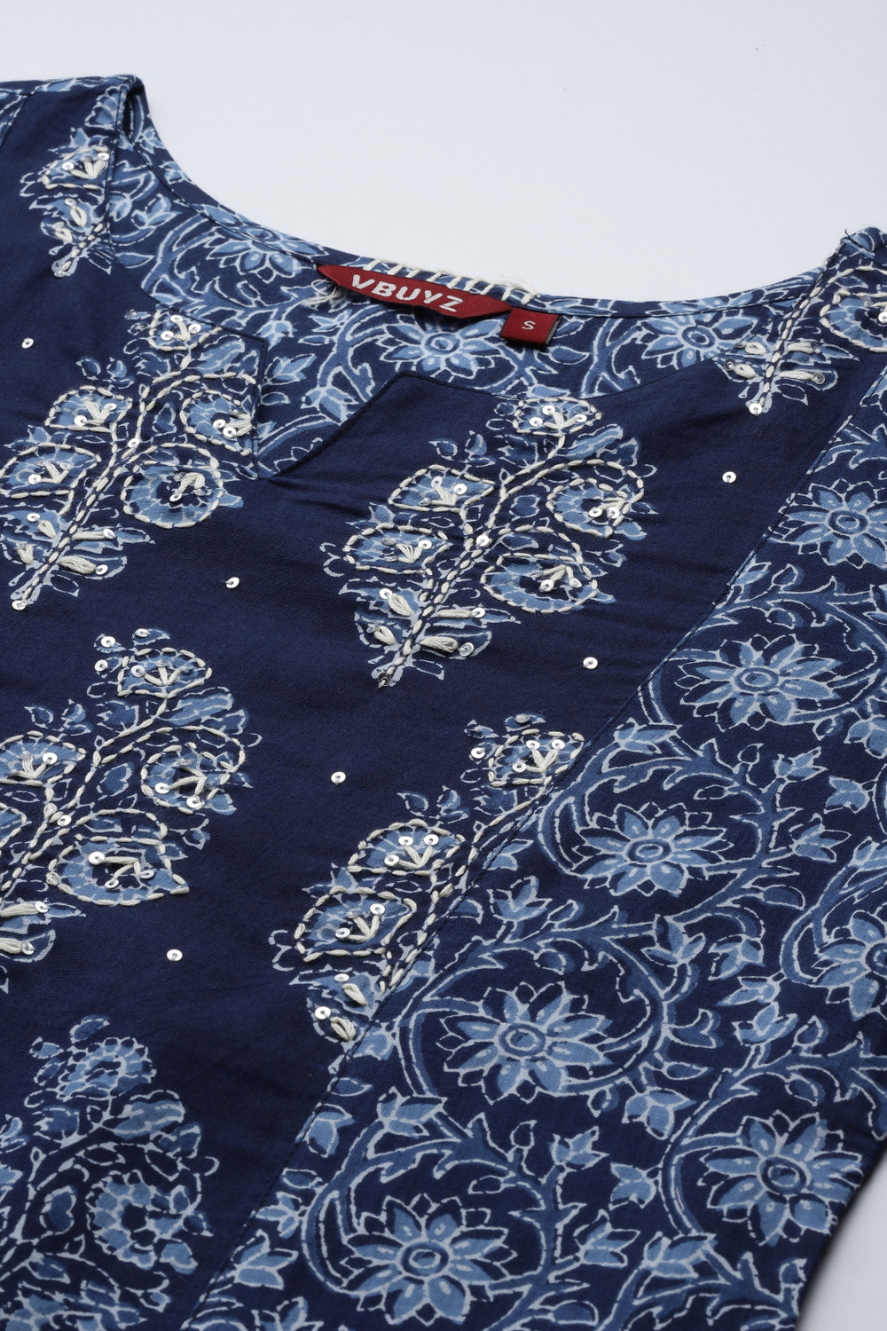 Image of VBUYZ Women Embellished Straight Kurta