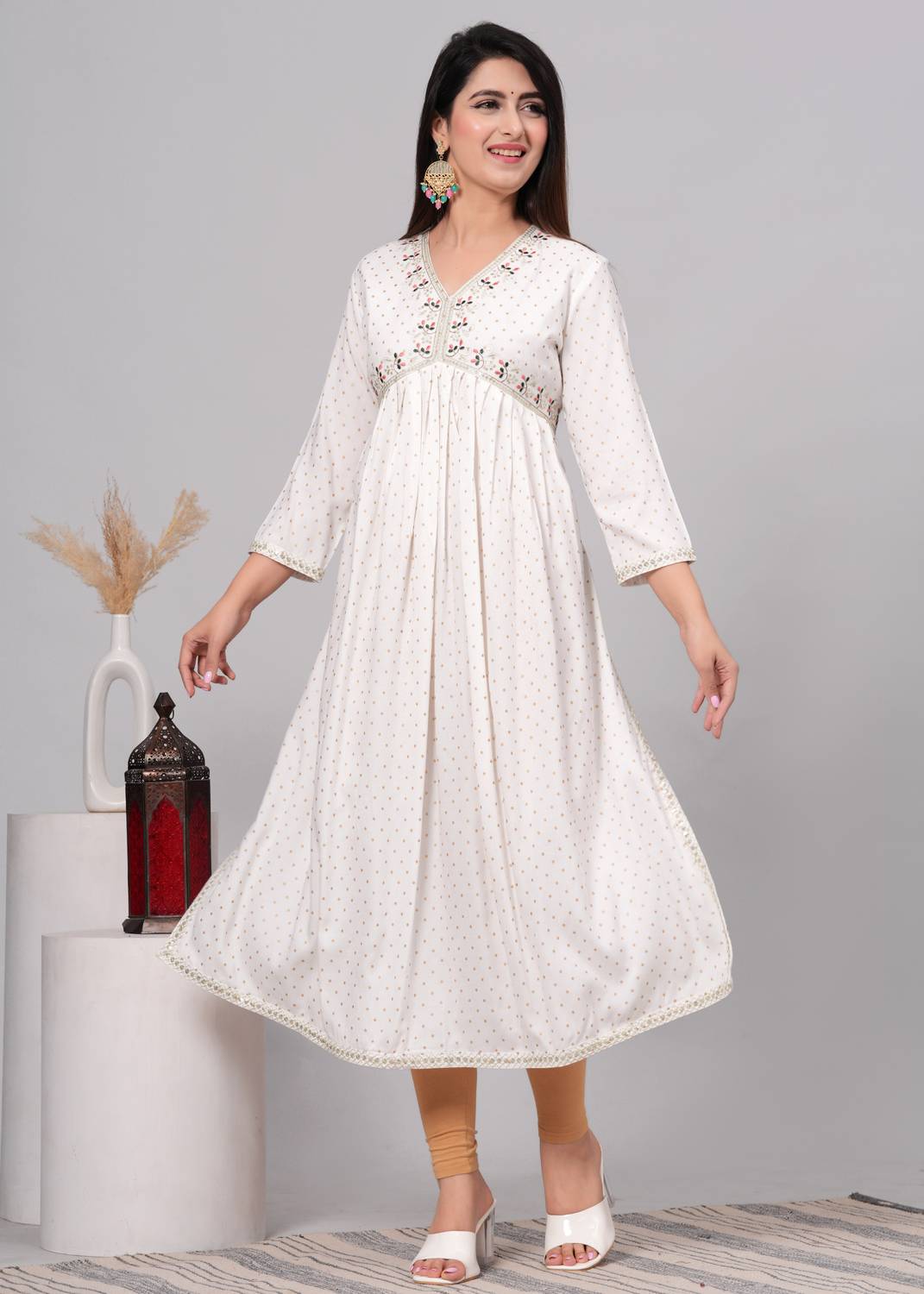 ANJAYA Women Embroidered Straight Kurta