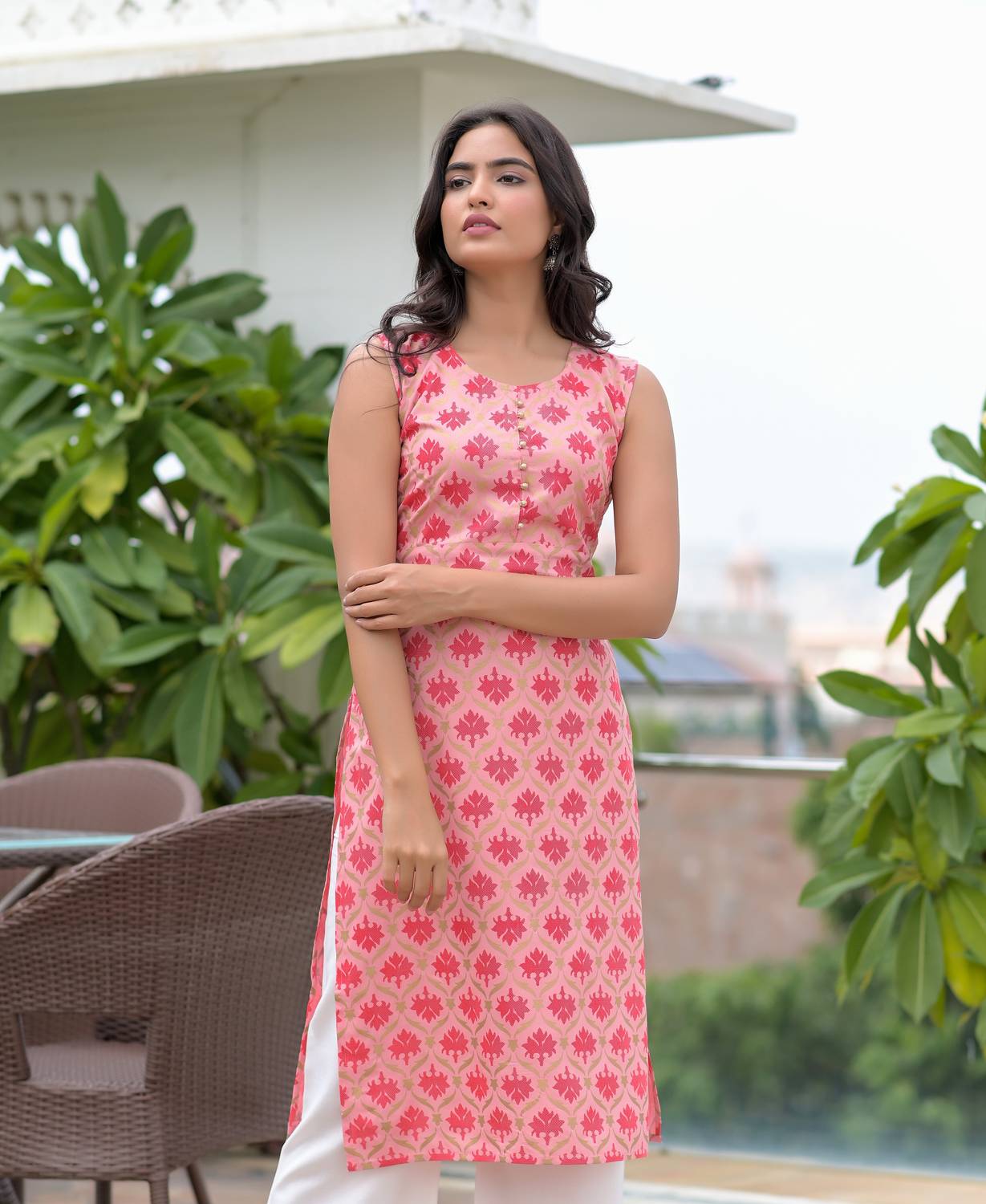 shobhit Women Printed Viscose Rayon Straight Kurta (Pink)