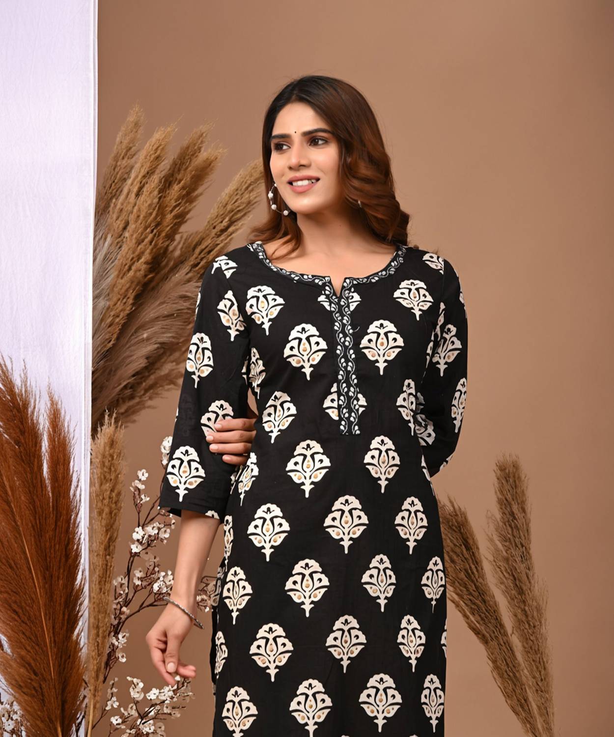 Rimeline Fashion Women Embroidered Pure Cotton Straight Kurta (Bl