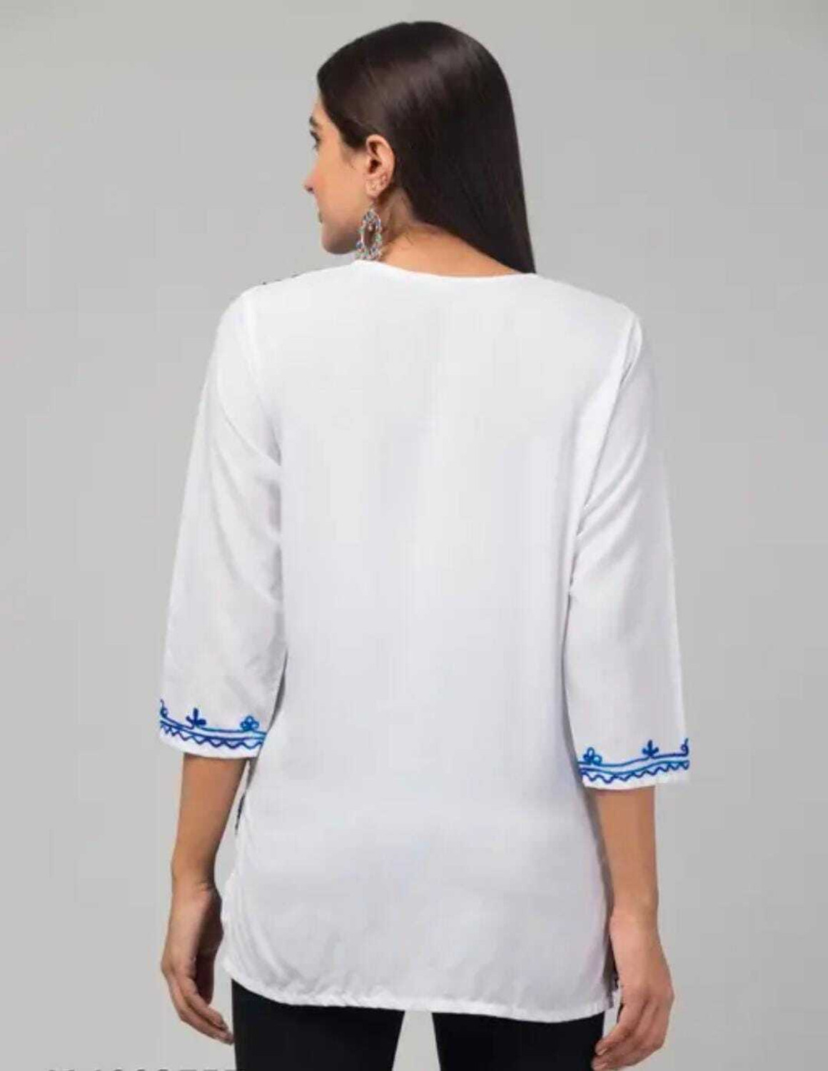 Image of MILLIONS CHOICE STORE Women Embroidered Straight Kurta