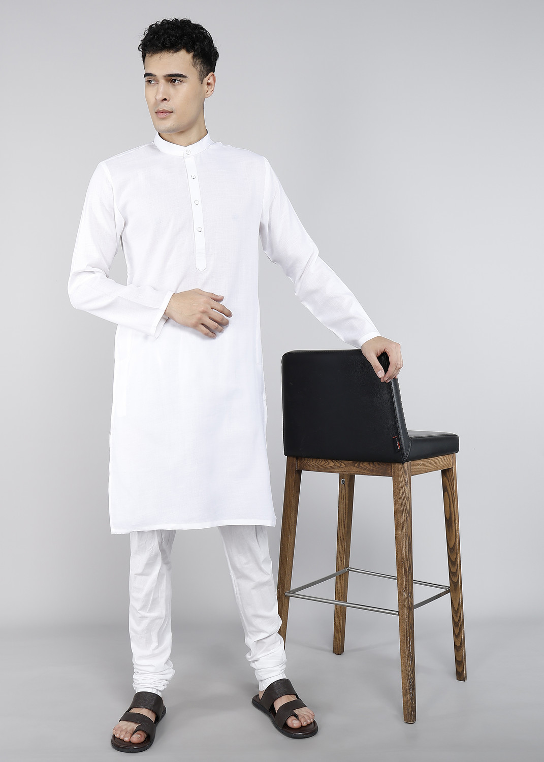 Image of Punya Men Solid Straight Kurta
