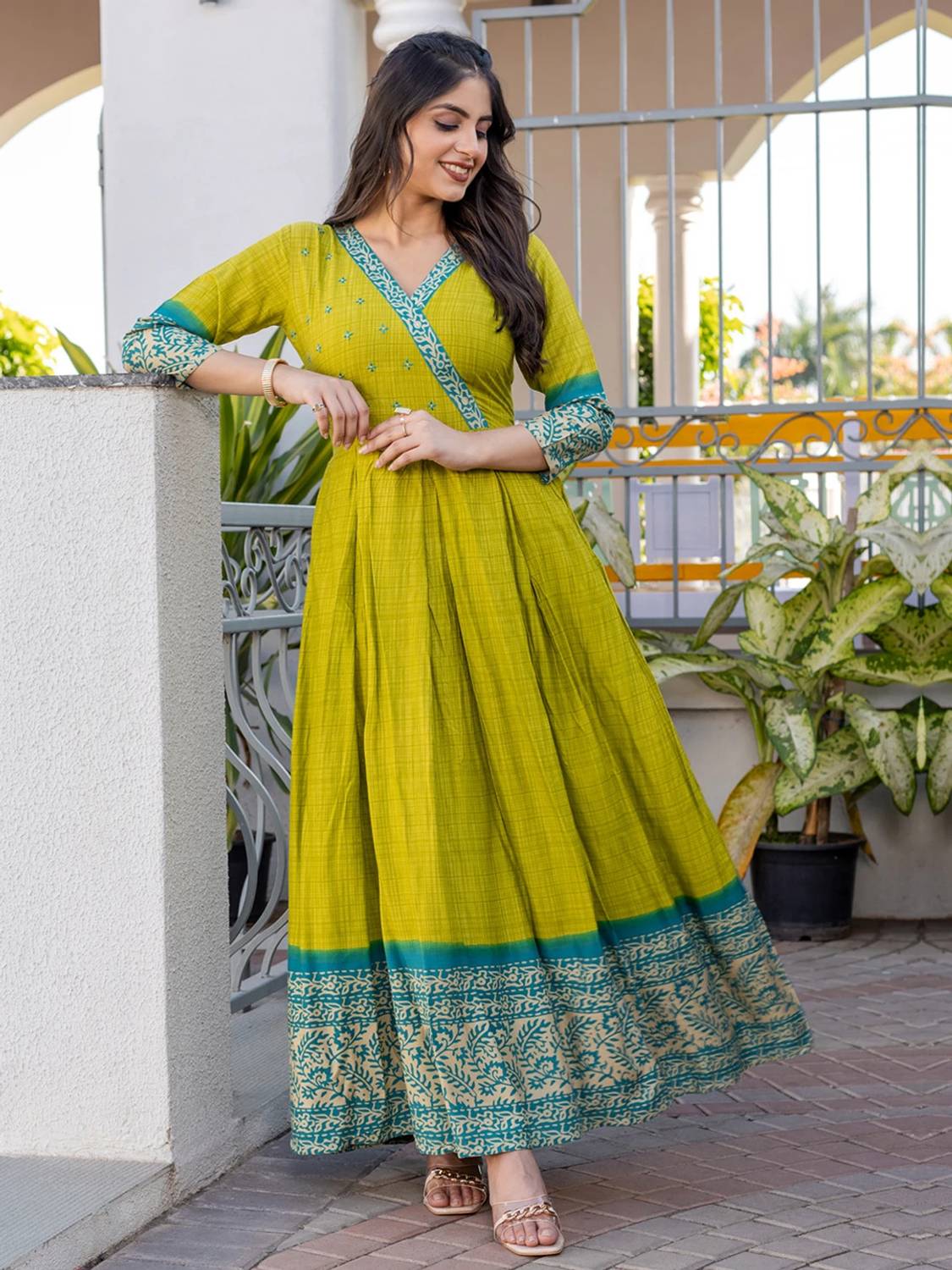 ARADHNA Women Printed Cotton Rayon Anarkali Kurta (Green)