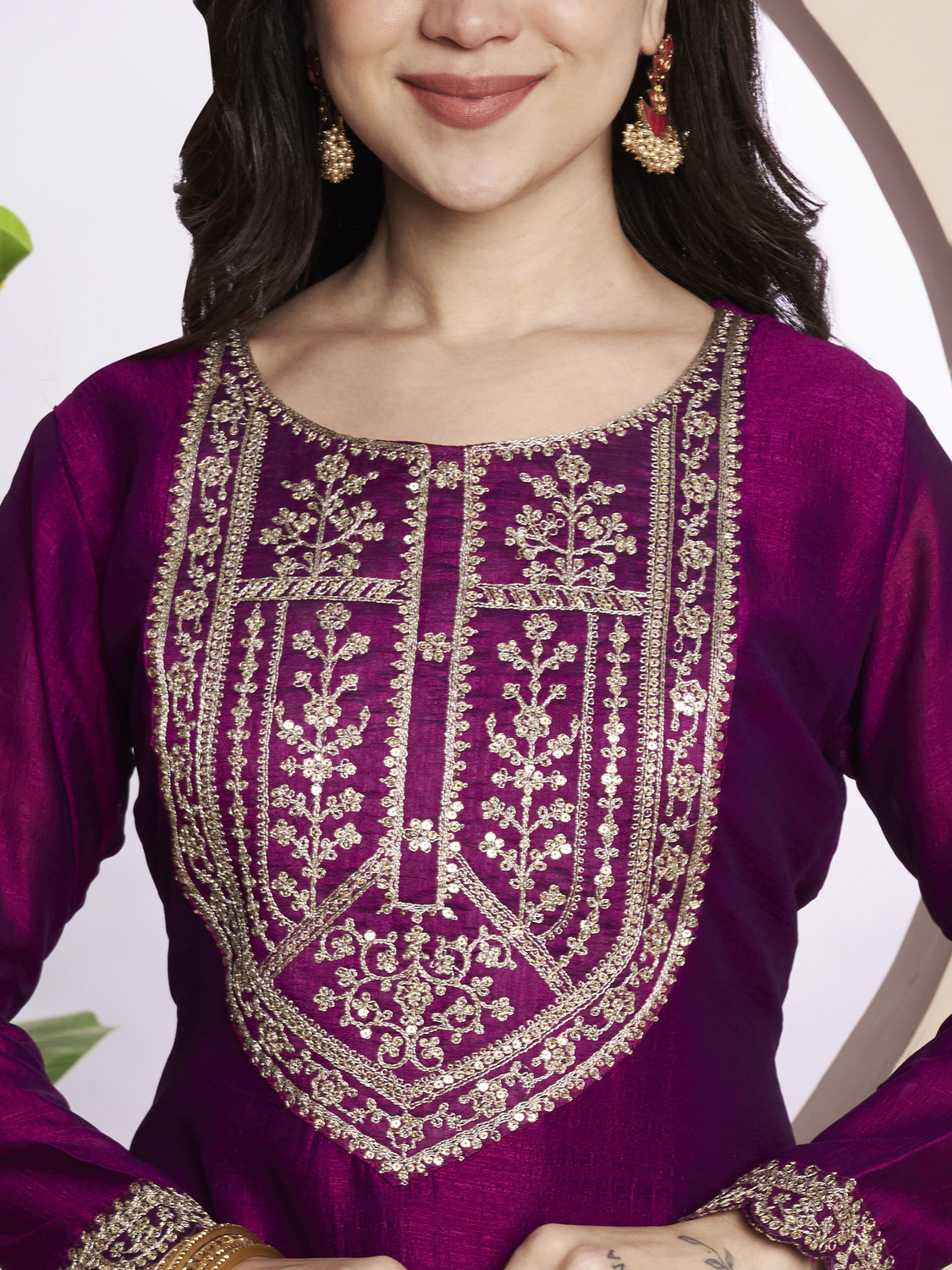 Image of HOUSE OF SETHIA Women Embroidered Straight Kurta