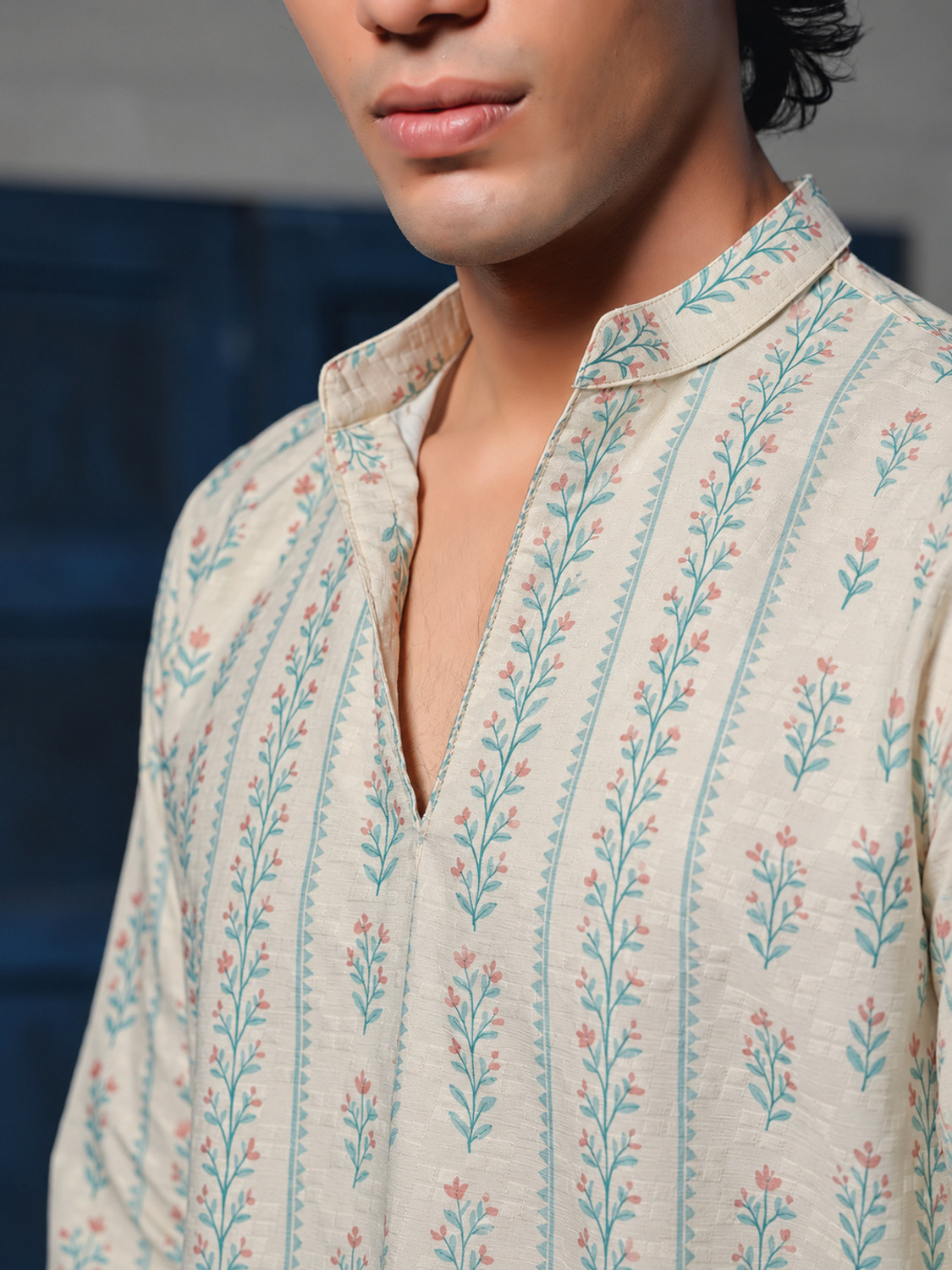 Image of Varbandhan Men Printed Straight Kurta