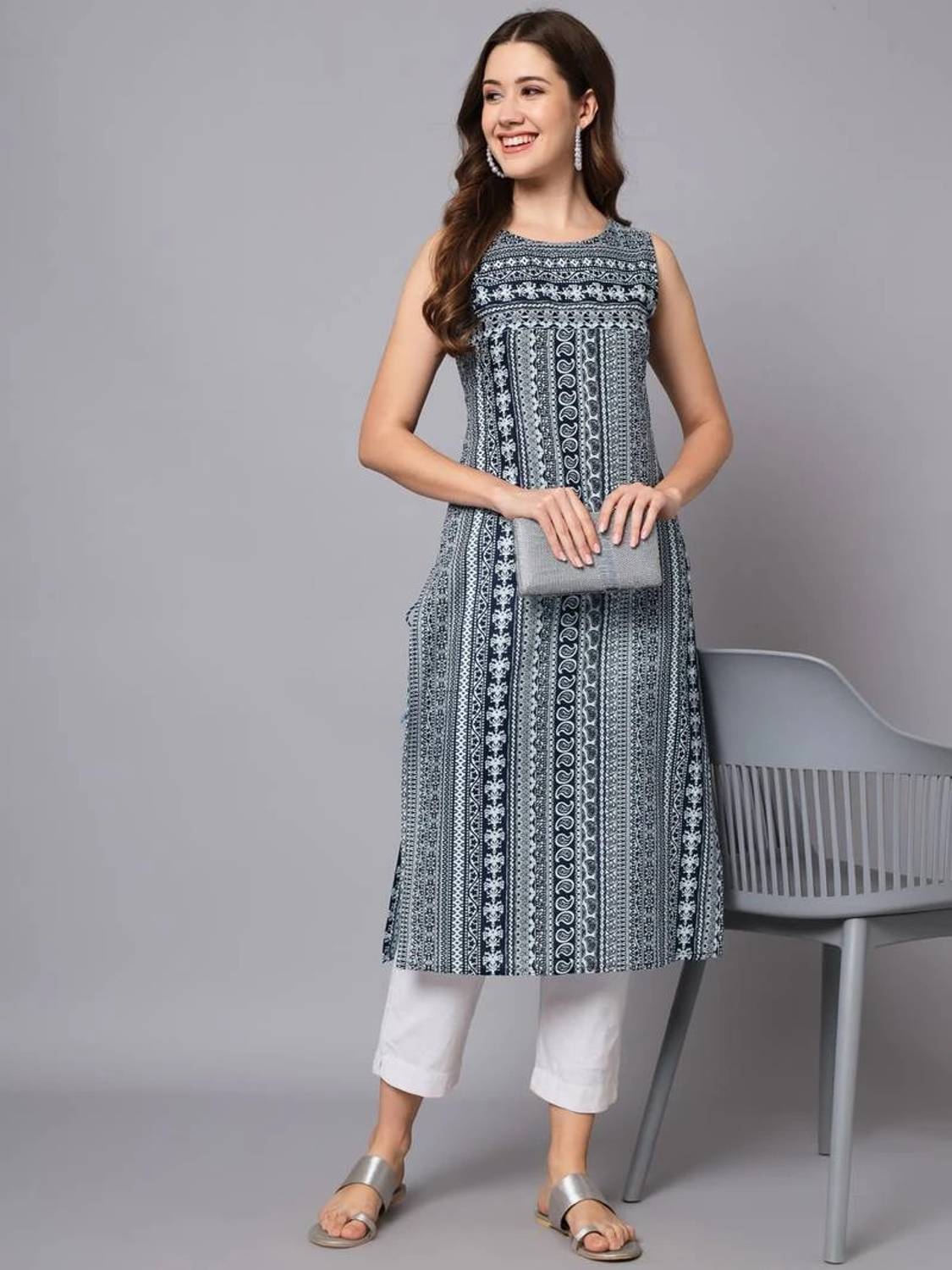 KULDEVYANI Women Printed Cotton Rayon Straight Kurta (Blue)