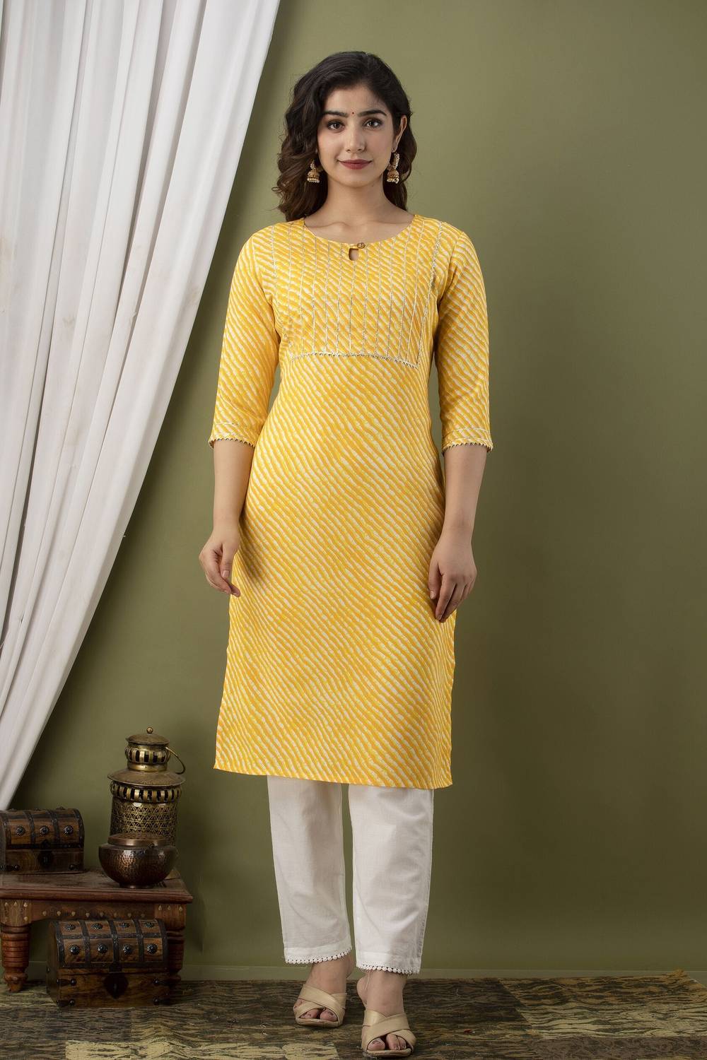GREYSHADE Women Printed Viscose Rayon Straight Kurta (Orange)