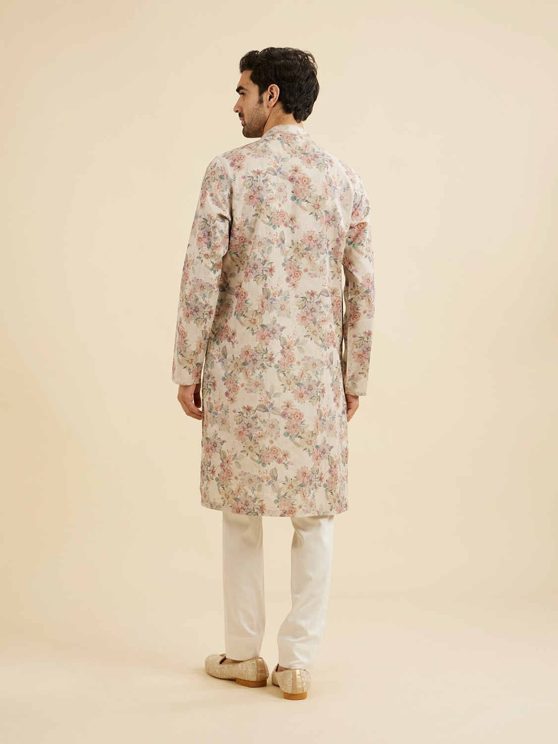 Image of MANYAVAR Men Printed Straight Kurta