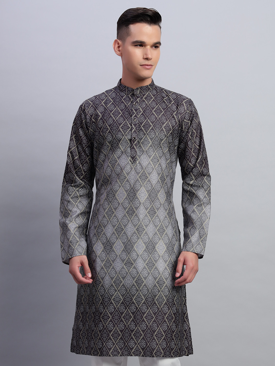 Image of rutva Men Embroidered Straight Kurta