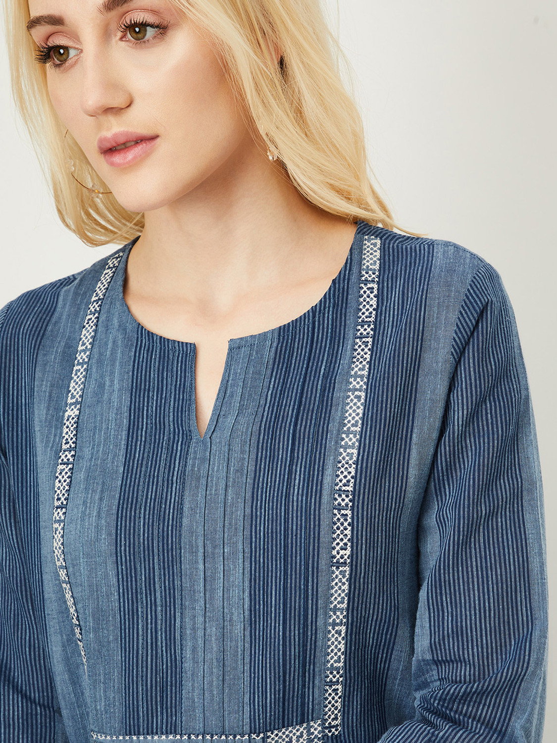 Image of MAX Women Colorblock Straight Kurta