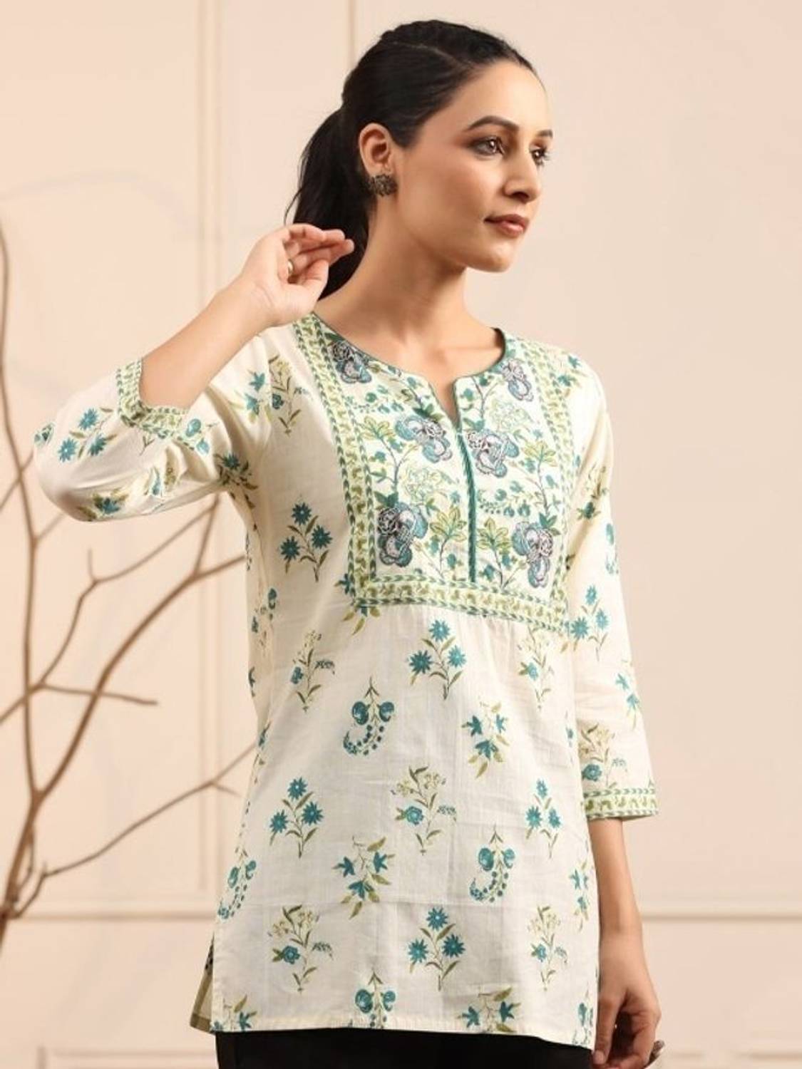 KANCH CREATION Women Printed Viscose Rayon Straight Kurta (Light