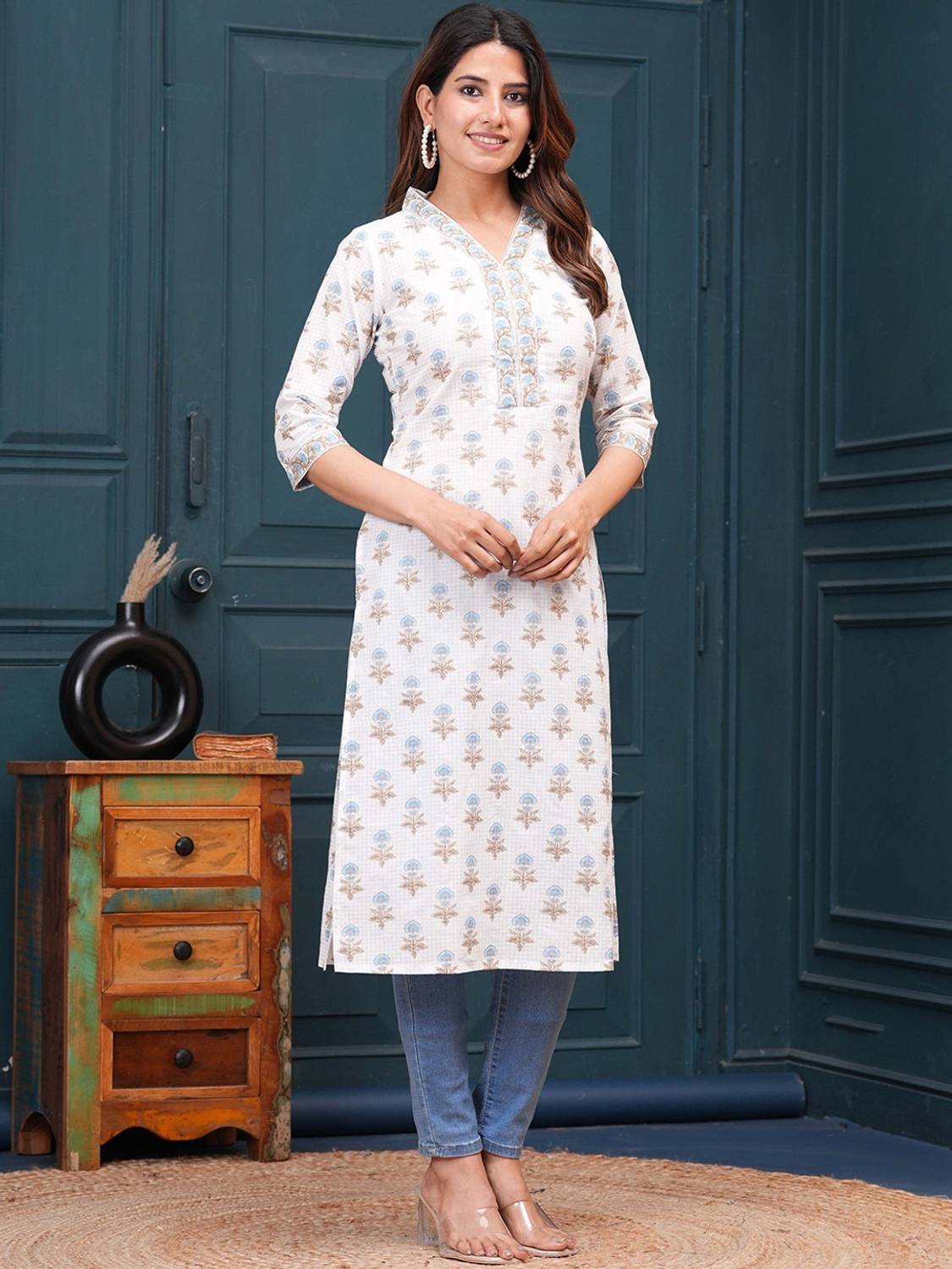NavNari Women Printed Straight Kurta