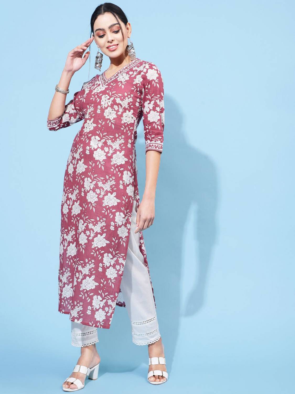 PIROKI Women Embroidered Viscose Rayon Straight Kurta (Maroon)