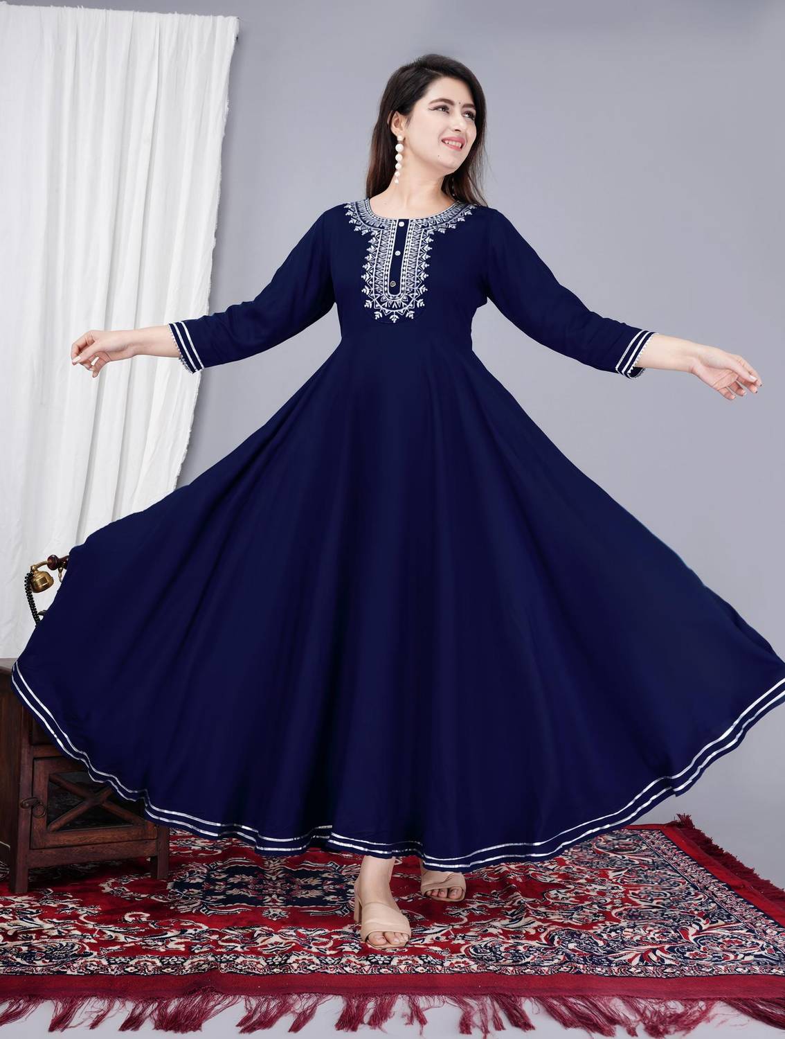 Uroos Women Solid Anarkali Kurta