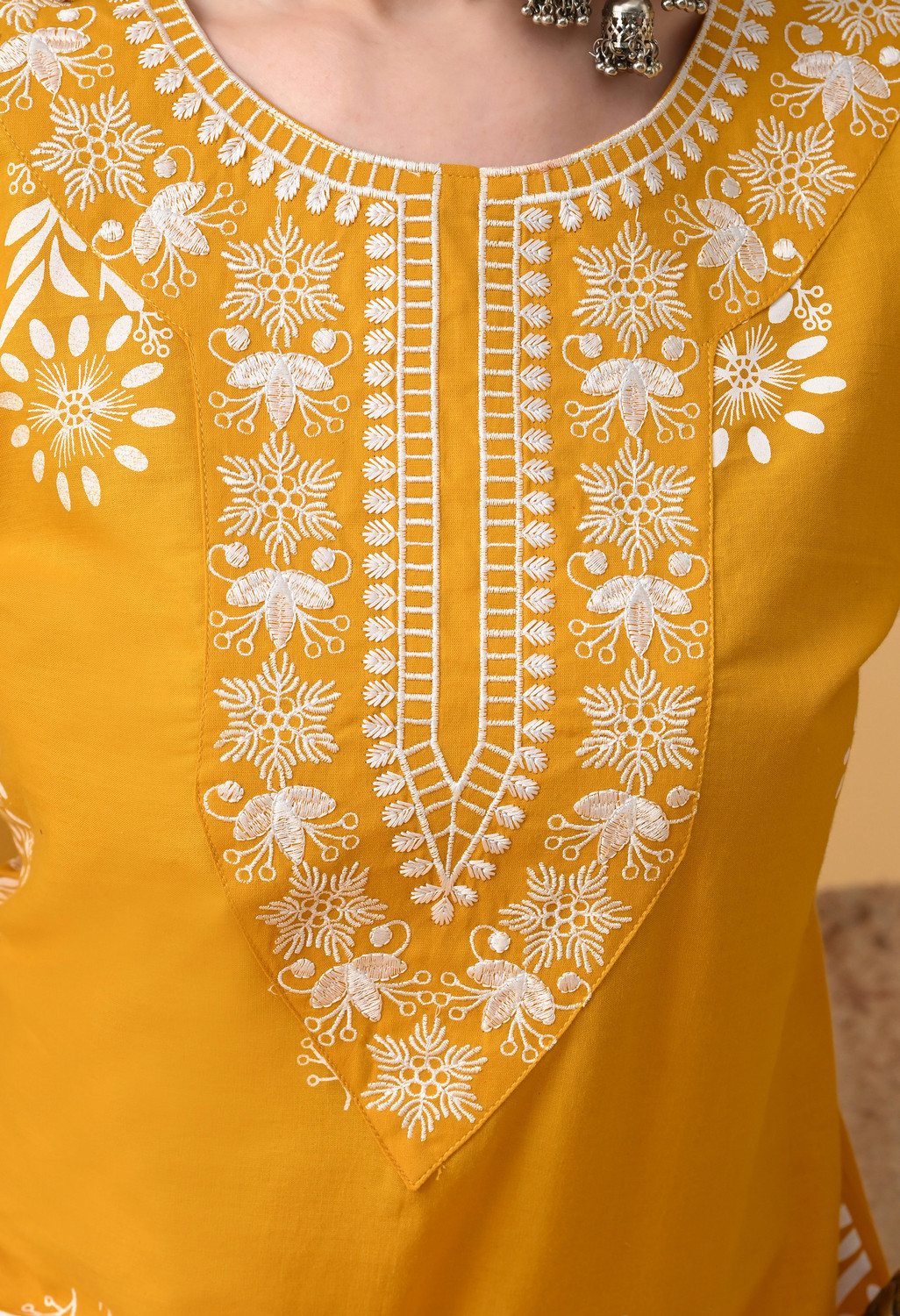 Image of Koito Women Embroidered Straight Kurta