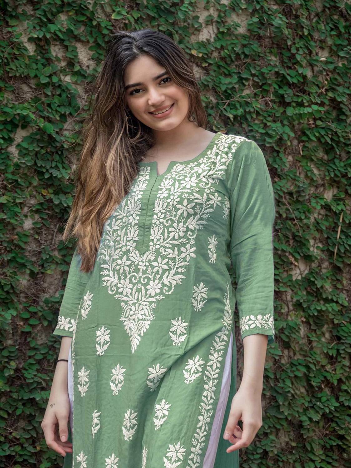 Ewedoos Women Embroidered Straight Kurta - Image 4