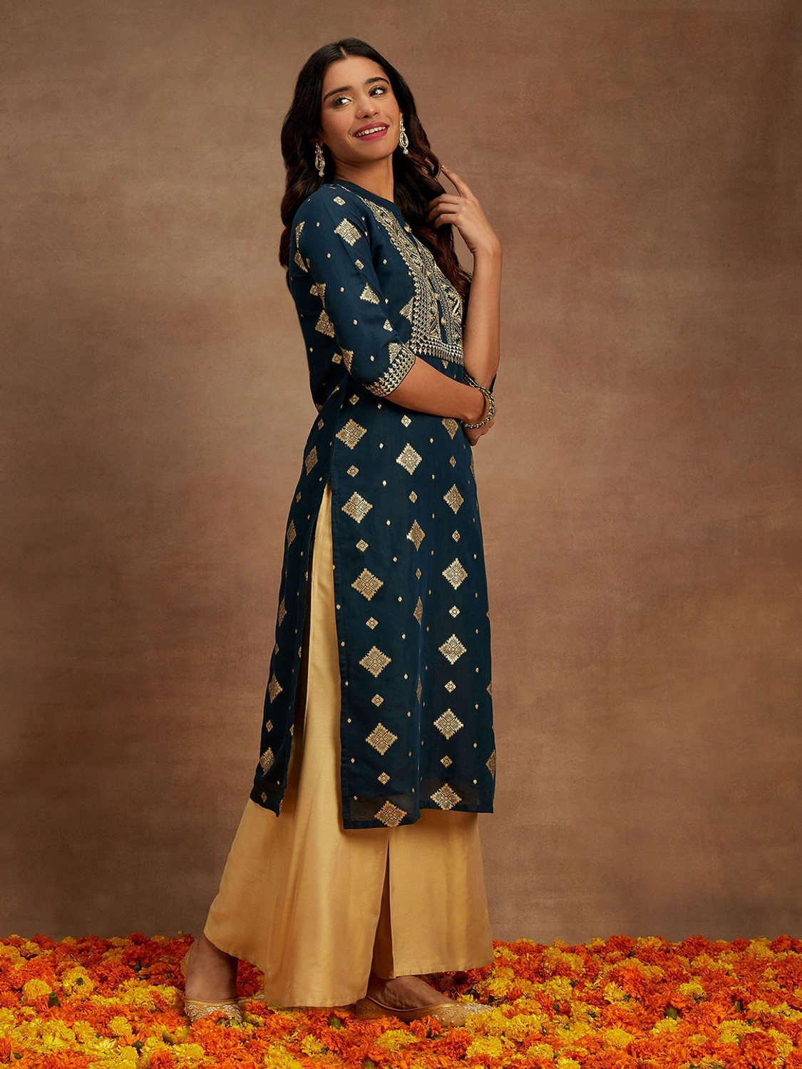 Image of GERUA BY LIBAS Women Woven Design Straight Kurta