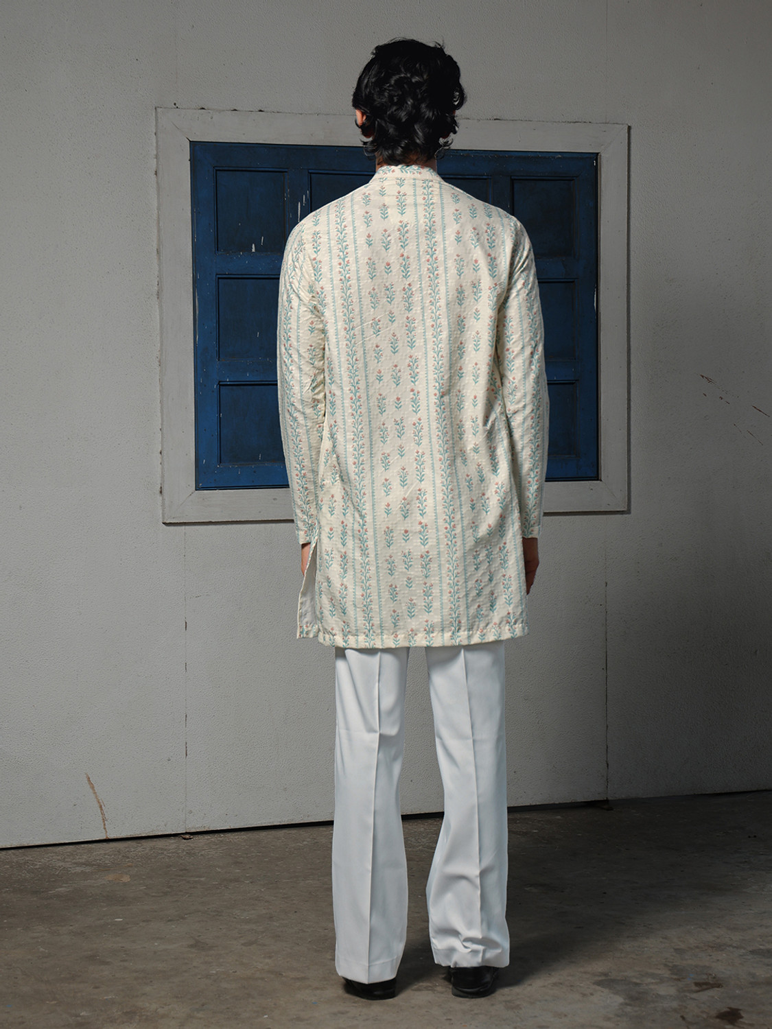 Image of Varbandhan Men Printed Straight Kurta