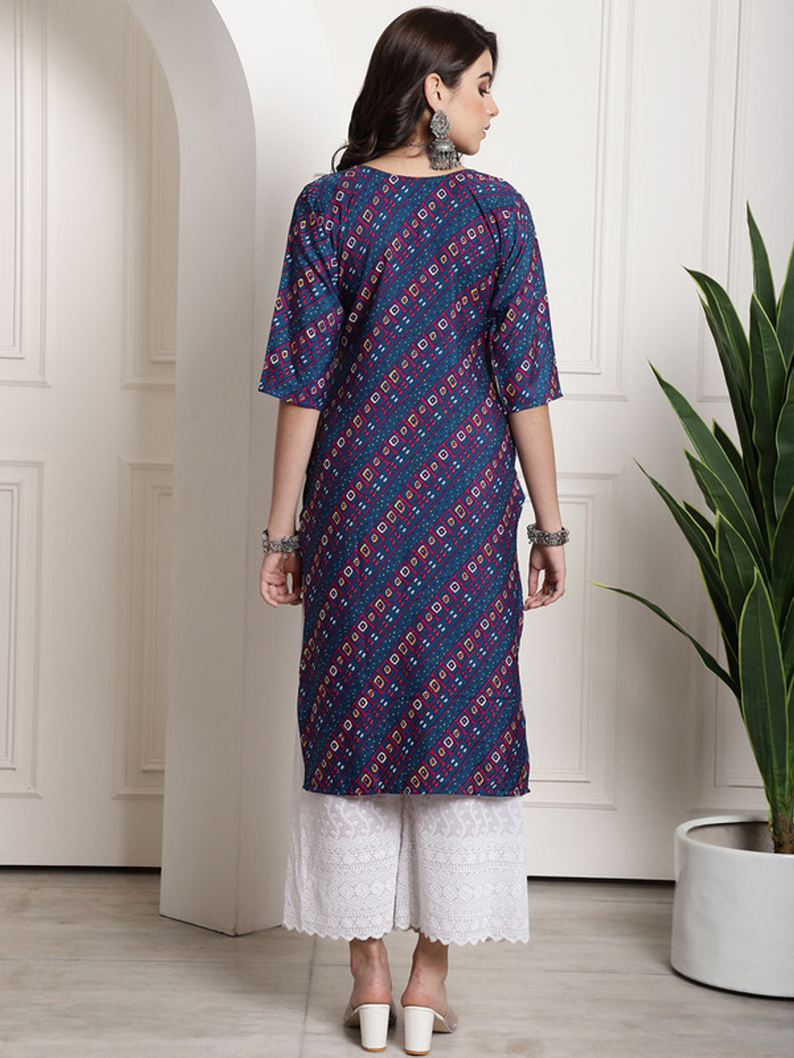 Image of EthnicBasket Women Printed Straight Kurta