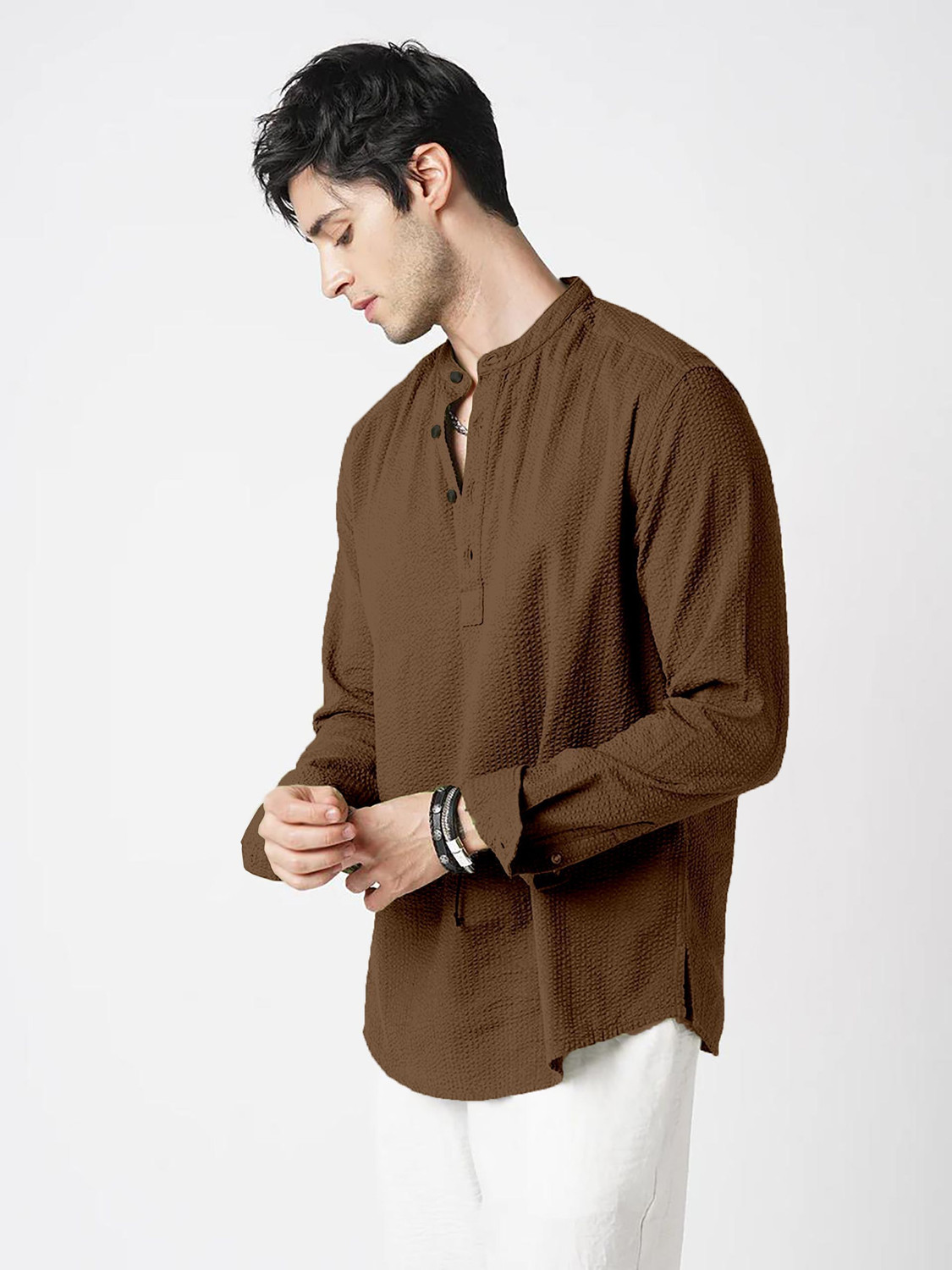 Image of COMBRAIDED Men Solid Straight Kurta