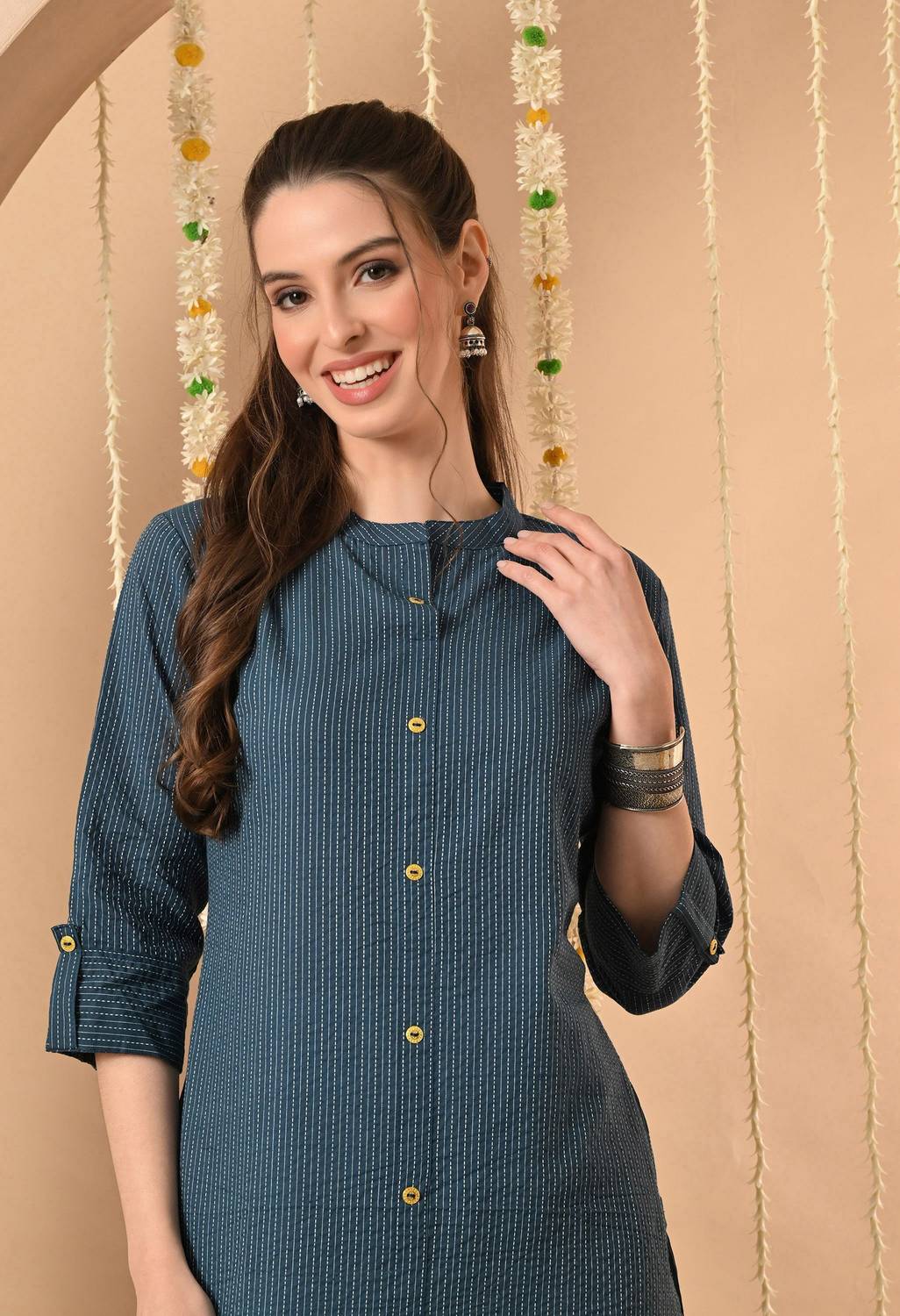 Glowworld Women Printed Pure Cotton Straight Kurta (Blue)