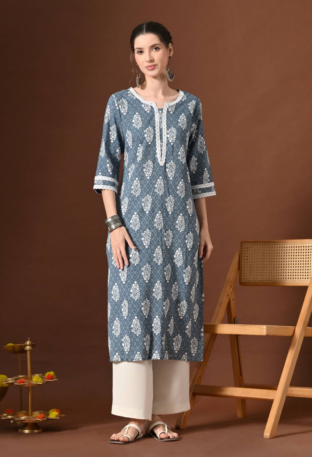 Glowworld Women Printed Pure Cotton Straight Kurta (Grey)