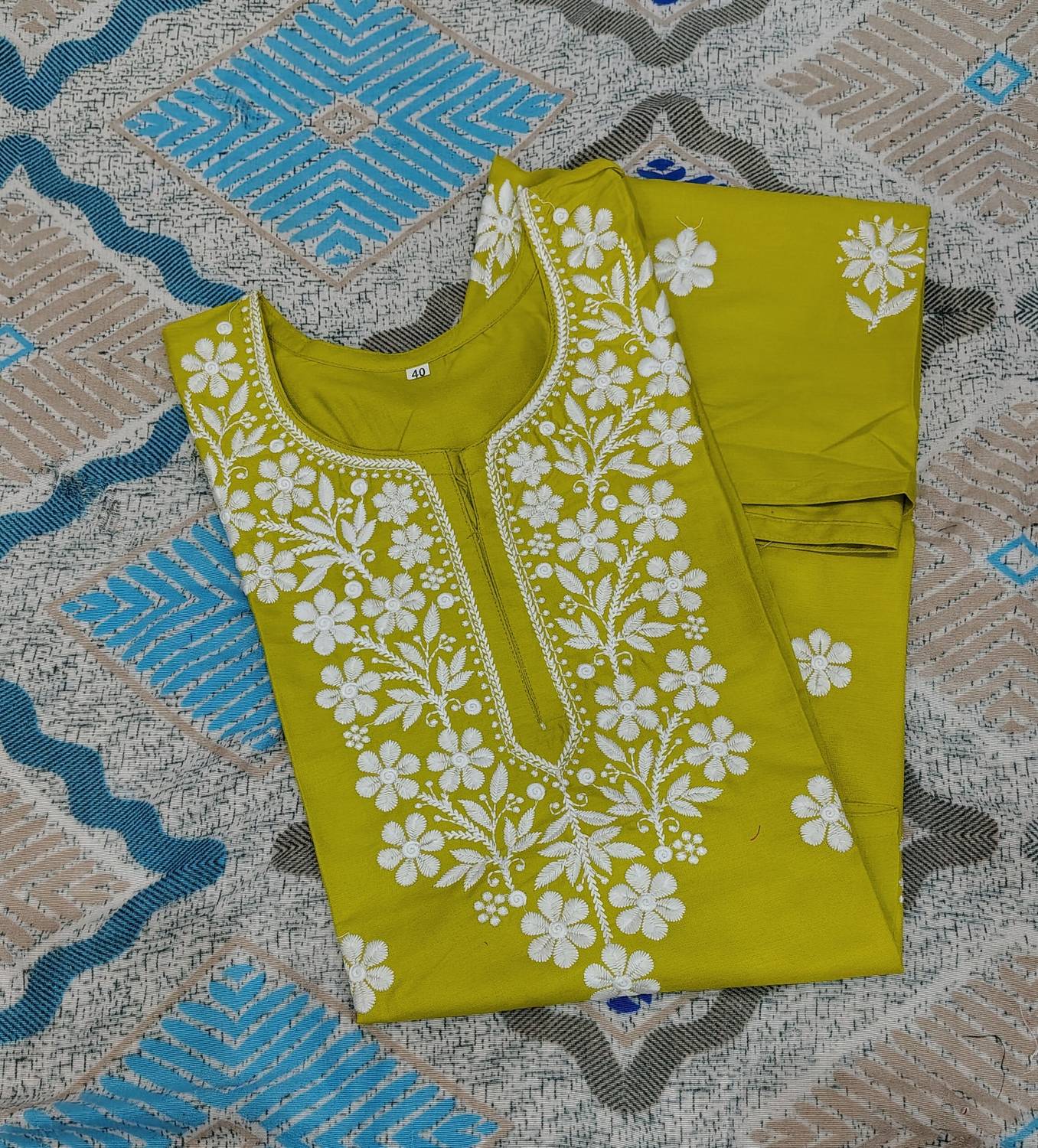 ABCOLLECTION Women Embroidered Straight Kurta