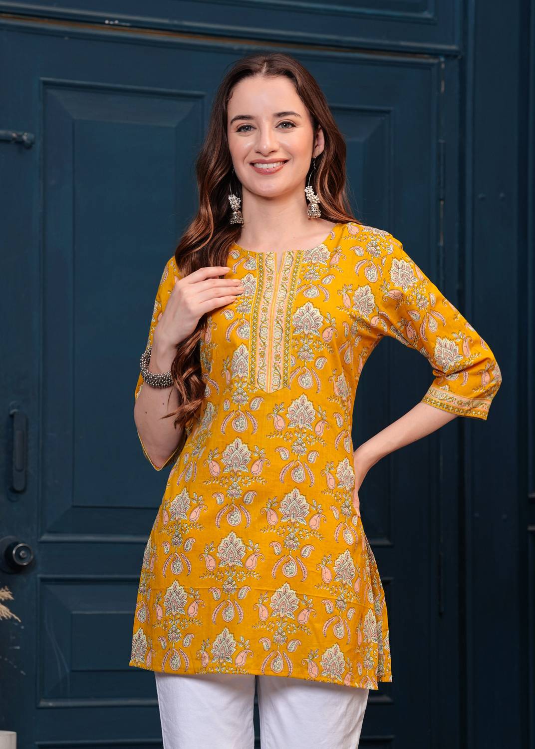 PIROKI Women Printed Viscose Rayon Straight Kurta (Yellow)