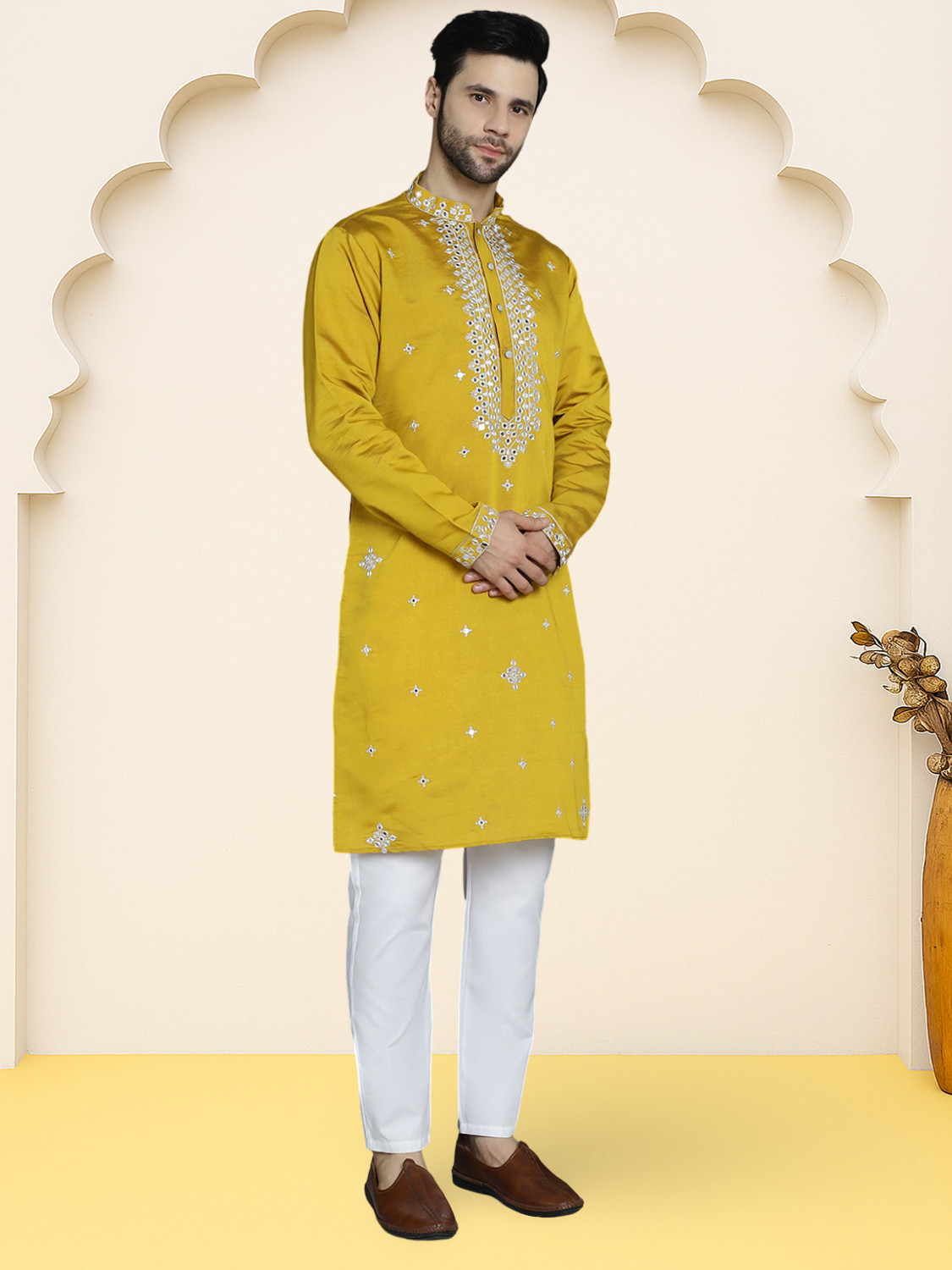 Image of Jompers Men Embroidered Straight Kurta