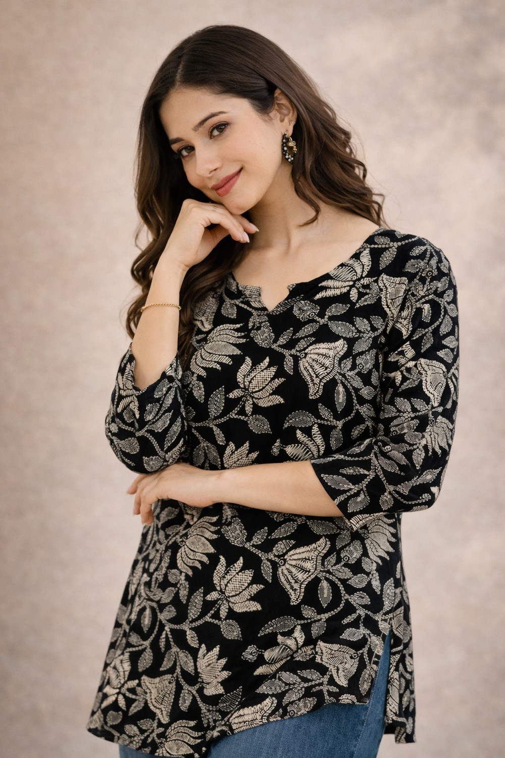 Image of ENAREZI Women Printed Straight Kurta