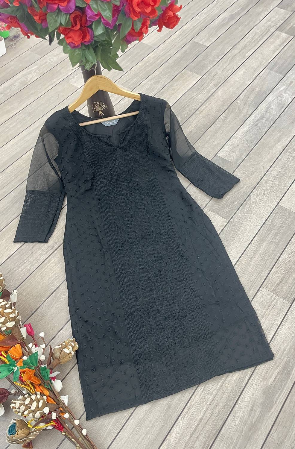 GUFRINA Women Embroidered Georgette Straight Kurta (Black)