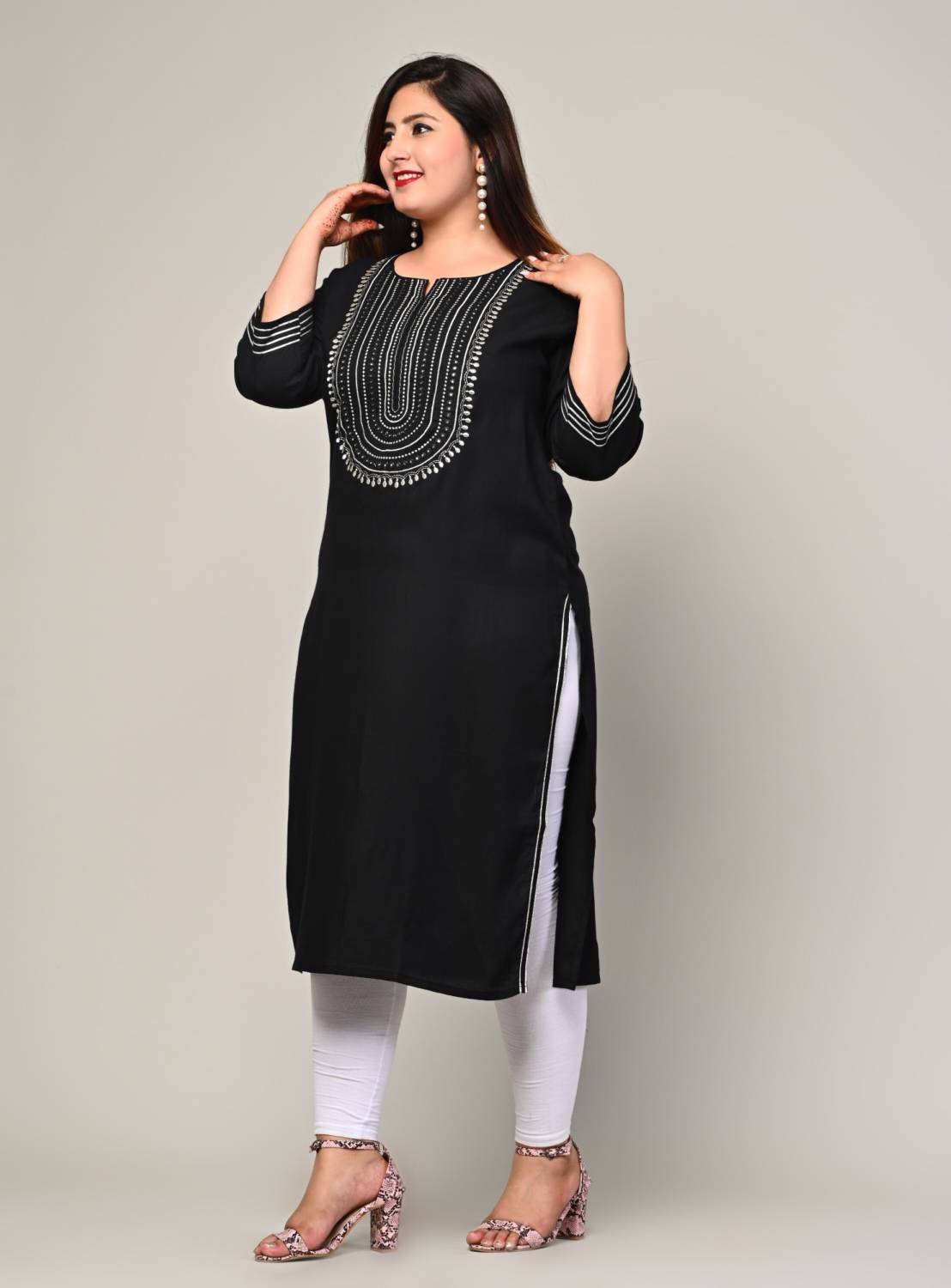 Swasti Women Embroidered Cotton Blend Straight Kurta (Black)