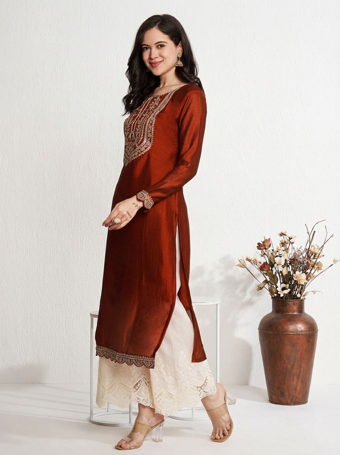 Image of HOUSE OF SETHIA Women Embroidered Straight Kurta